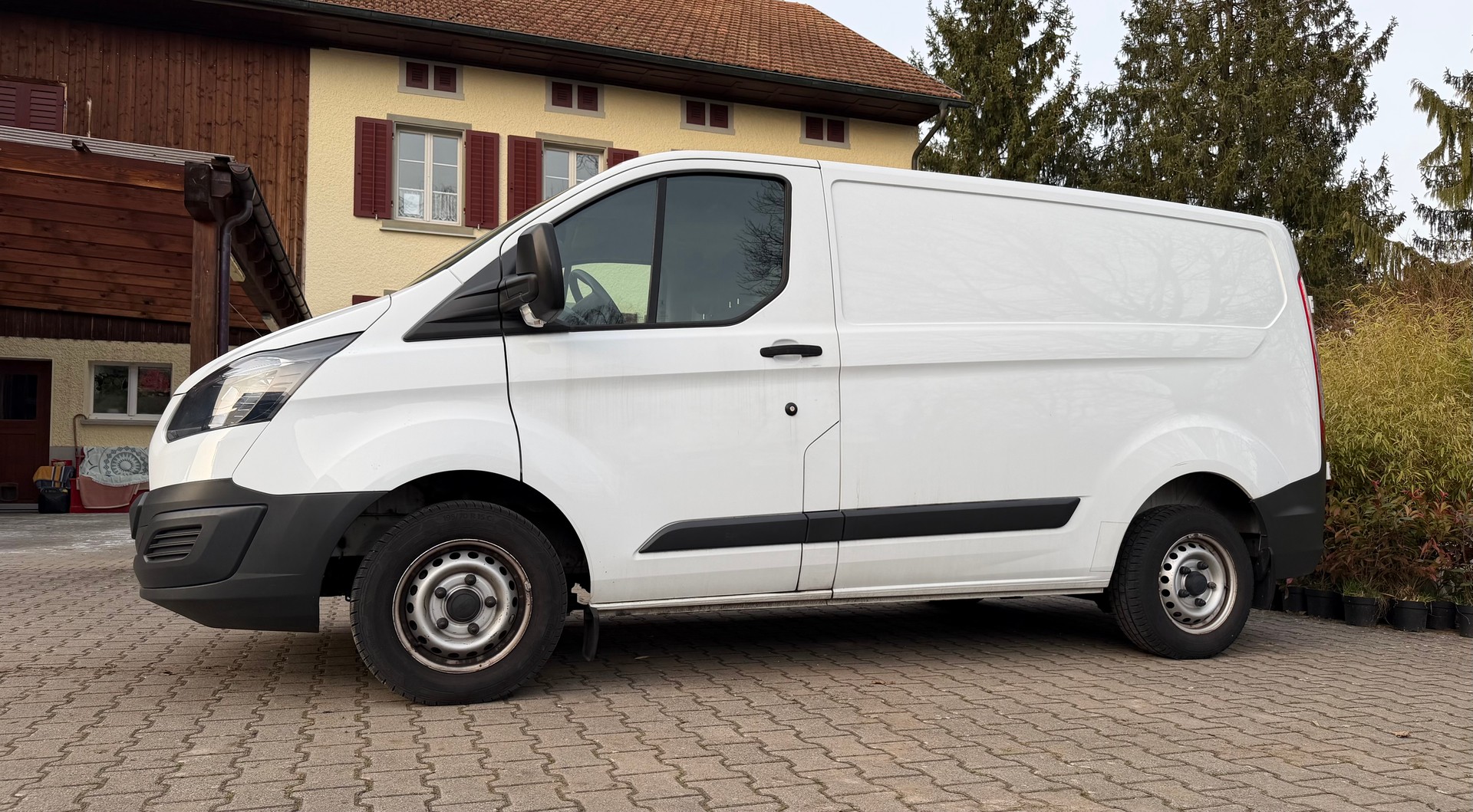 FORD Transit Custom Van 270 L1H1 Ambiente-image-2