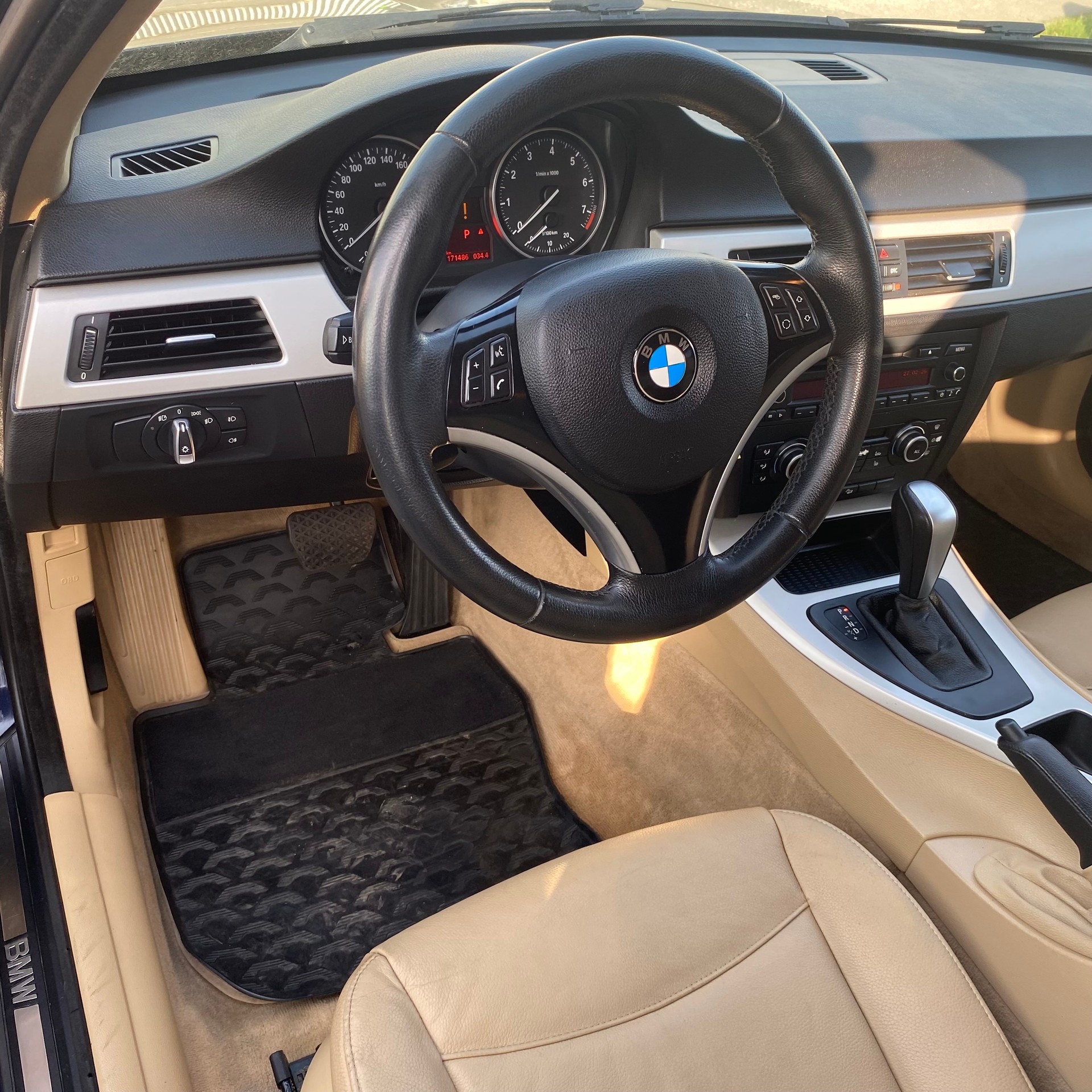 BMW 330i x-Drive Steptronic-image-9