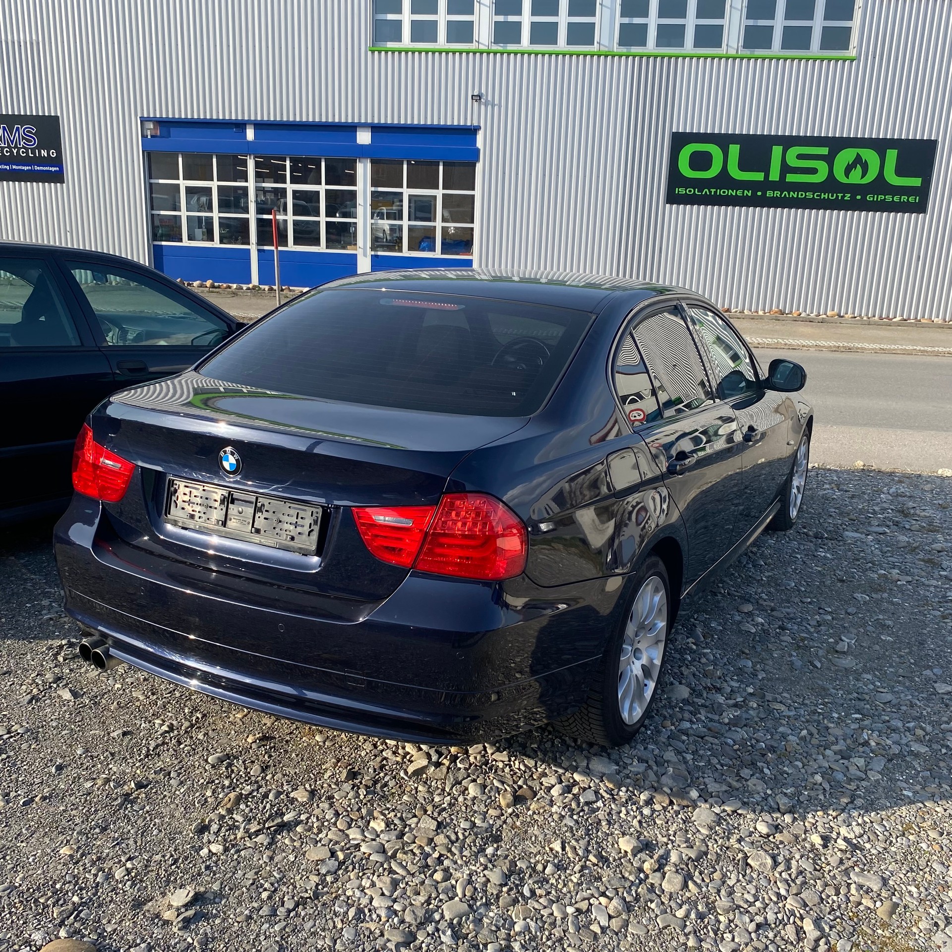 BMW 330i x-Drive Steptronic-image-4