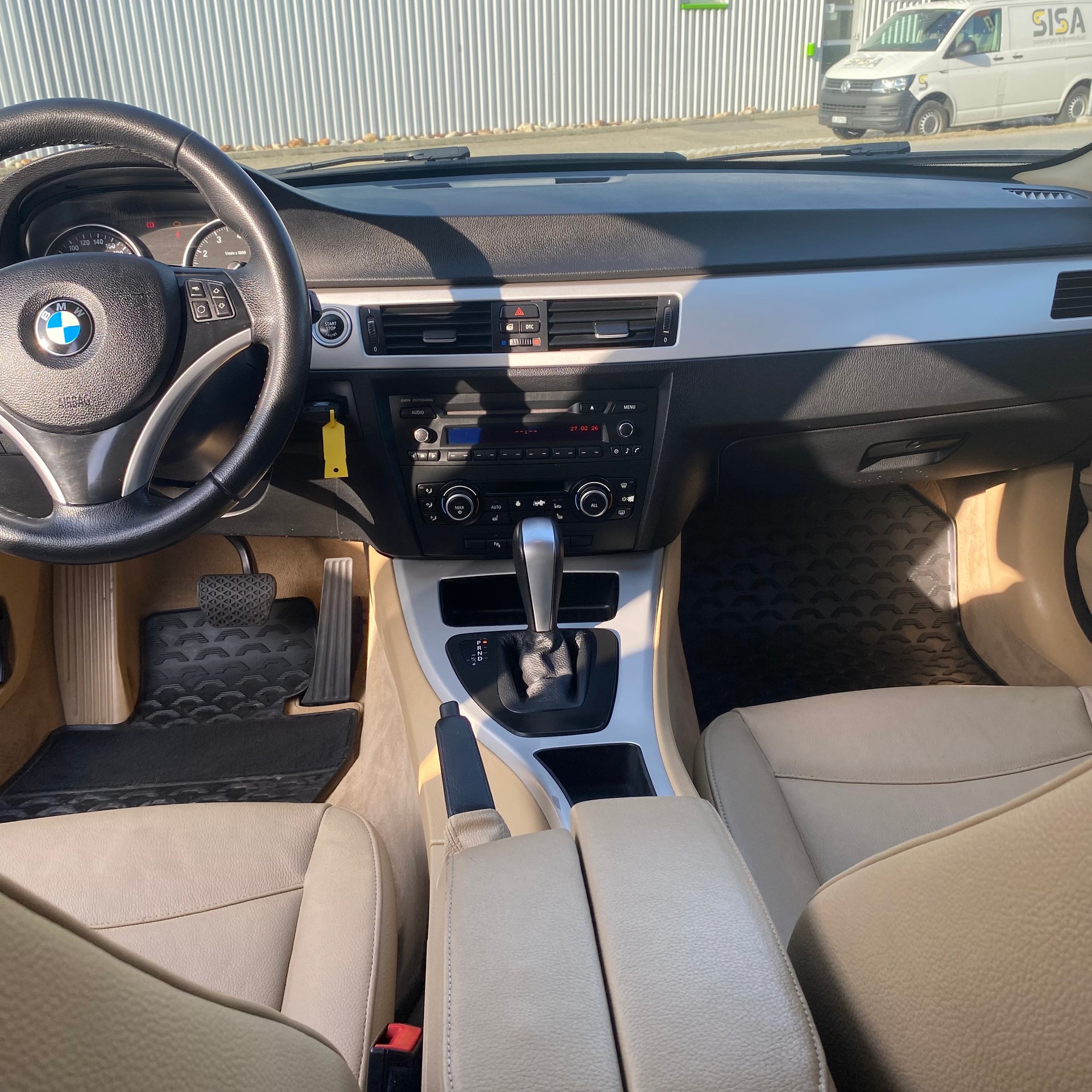 BMW 330i x-Drive Steptronic-image-7