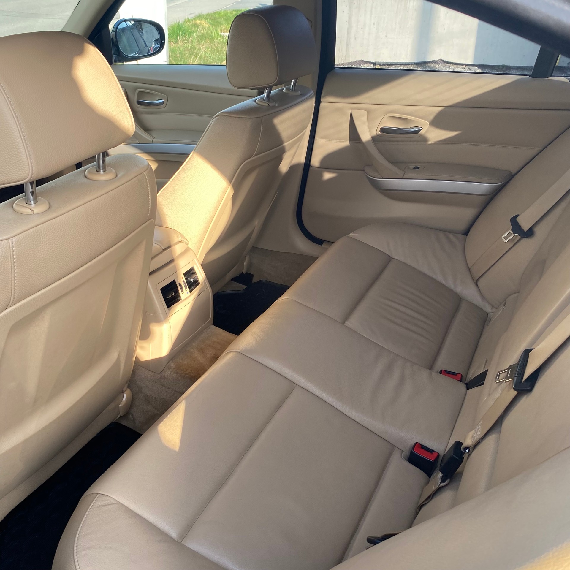 BMW 330i x-Drive Steptronic-image-8
