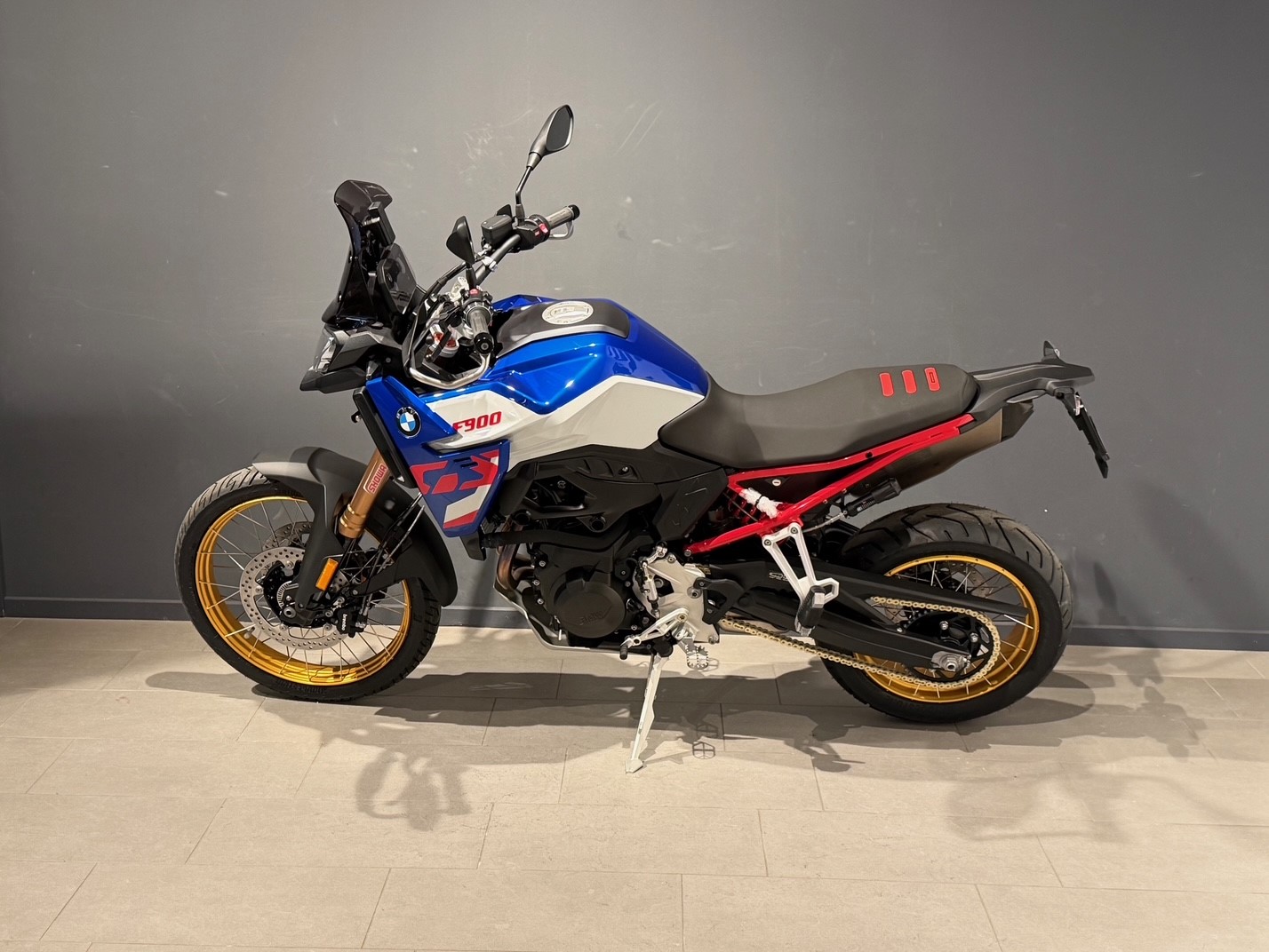 BMW F 900 GS-image-3