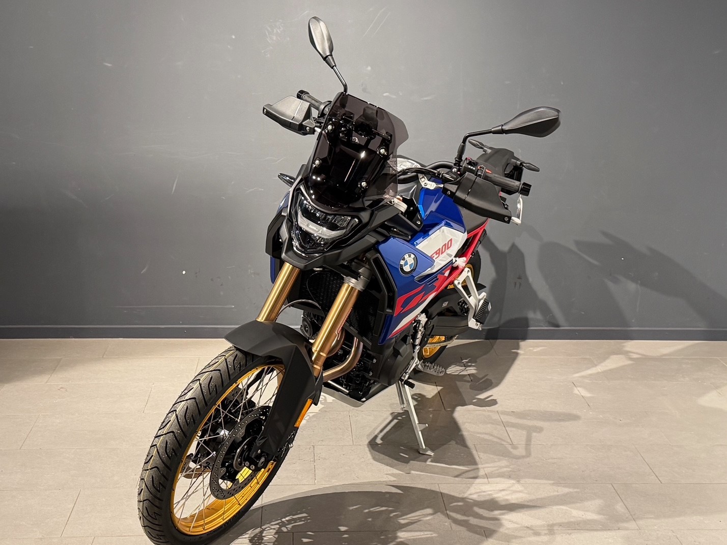 BMW F 900 GS-image-2