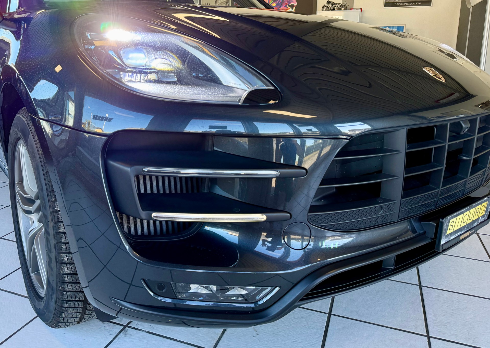 PORSCHE Macan Turbo Performance PDK-showroom-element-1