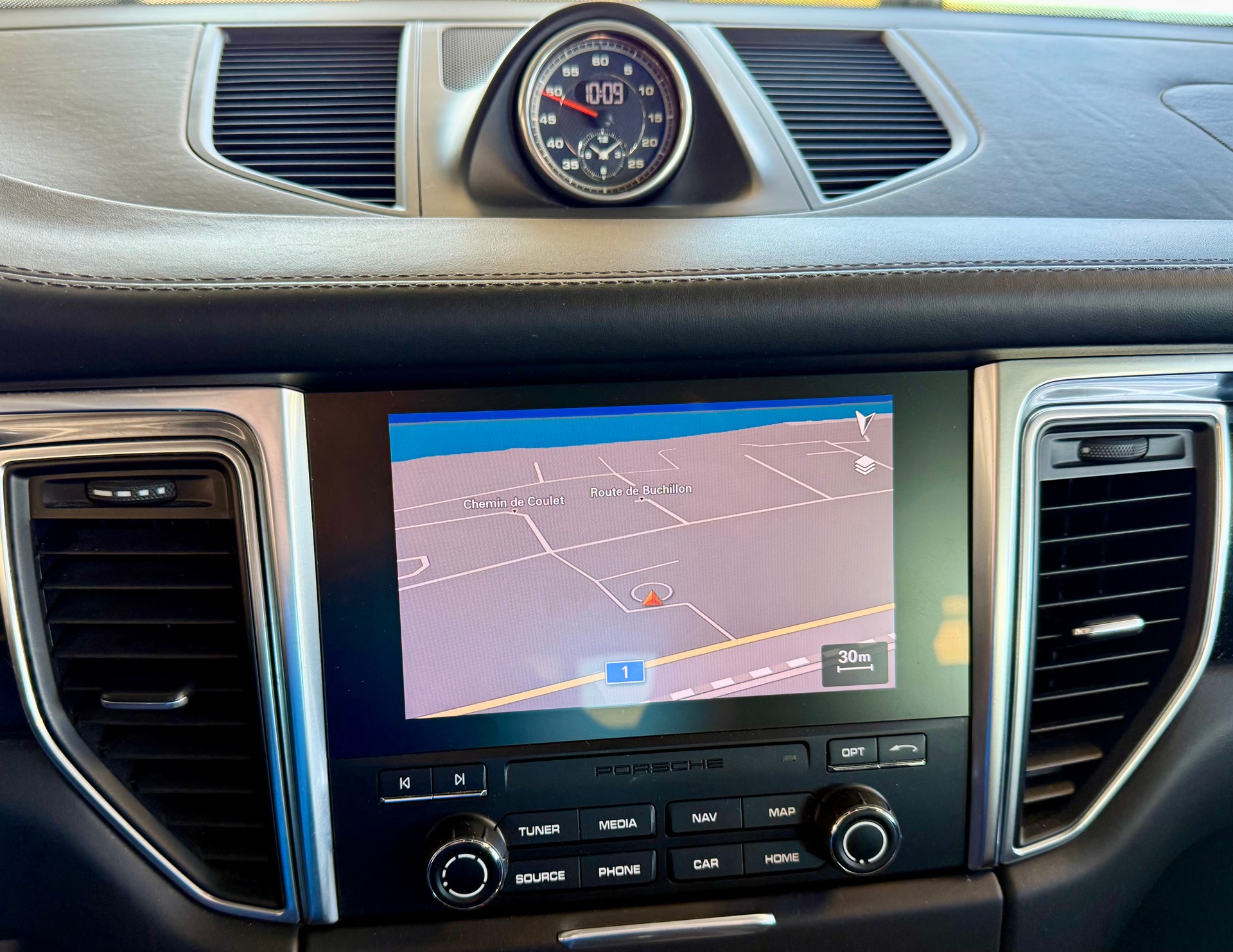 PORSCHE Macan Turbo Performance PDK-image-19