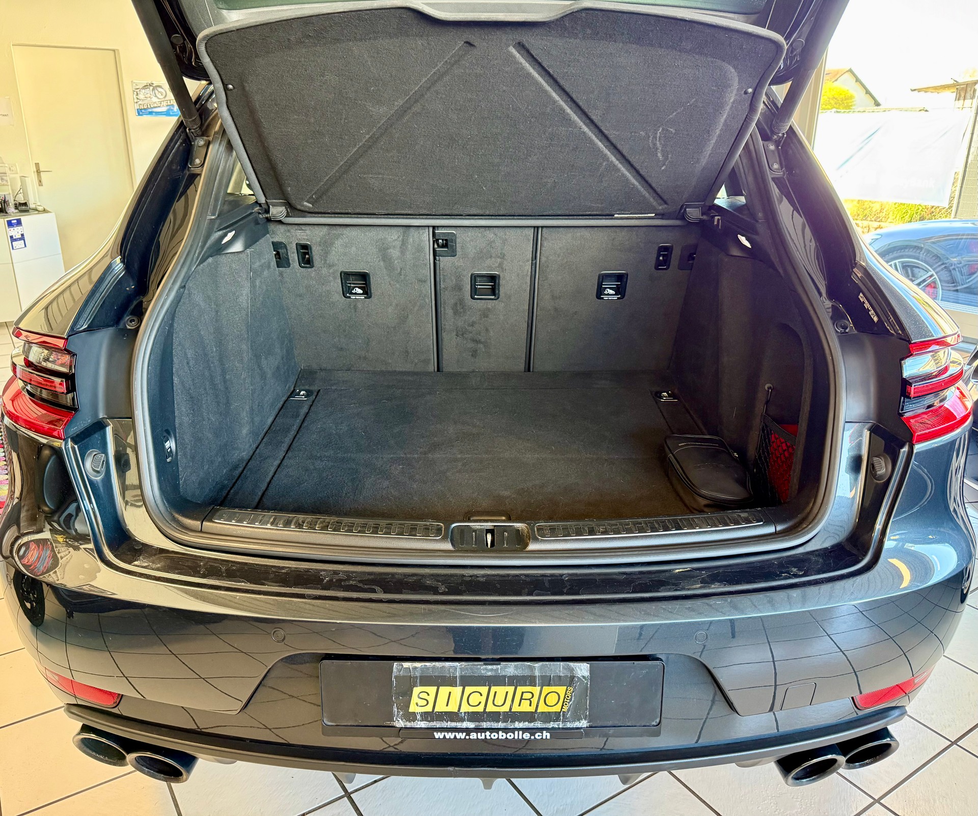 PORSCHE Macan Turbo Performance PDK-image-25