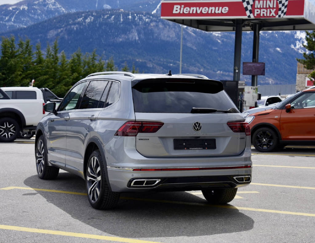 VW Tiguan Allspace 2.0 TSI R-Line DSG-image-5
