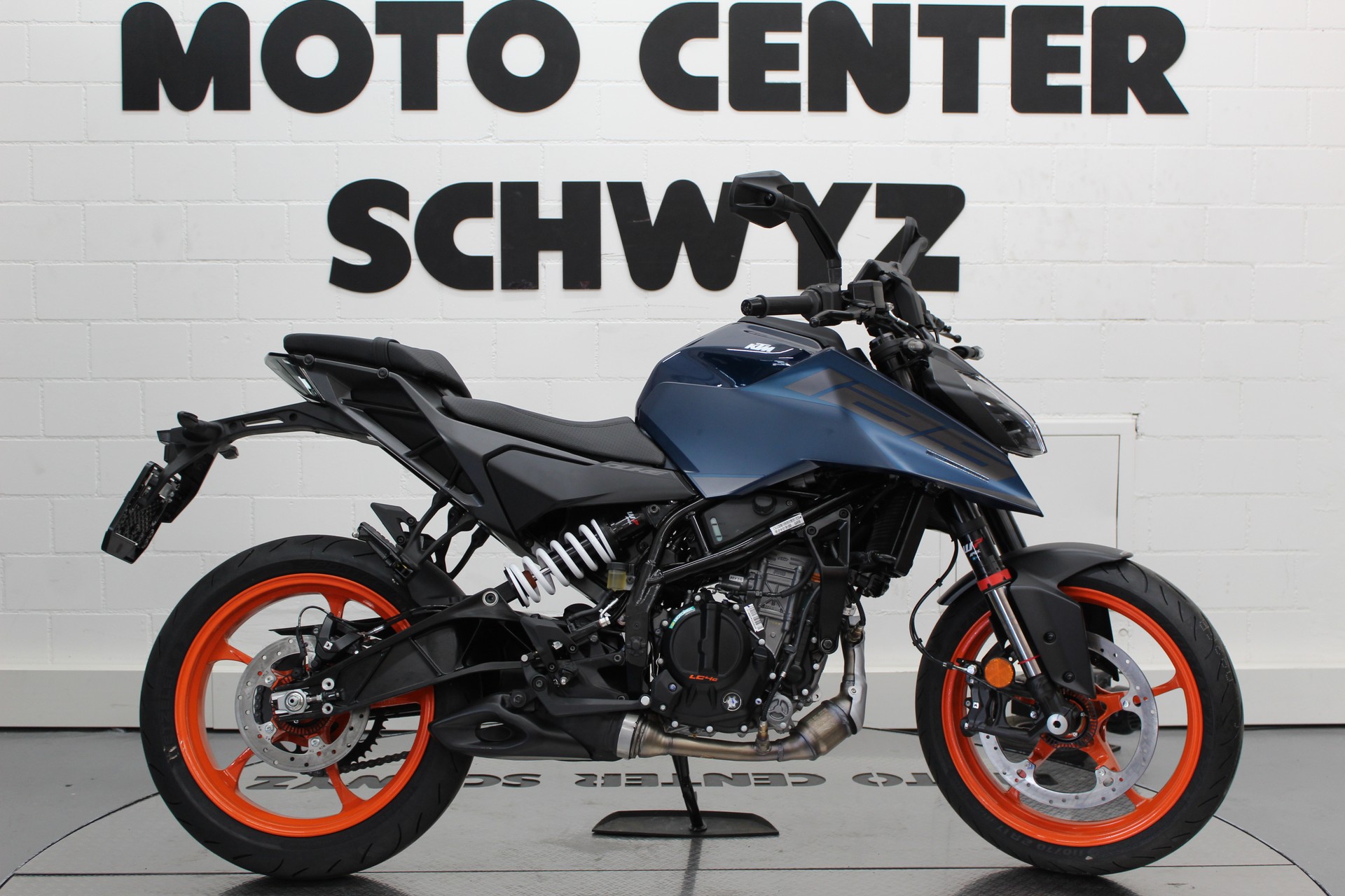 KTM 125 Duke-image-0