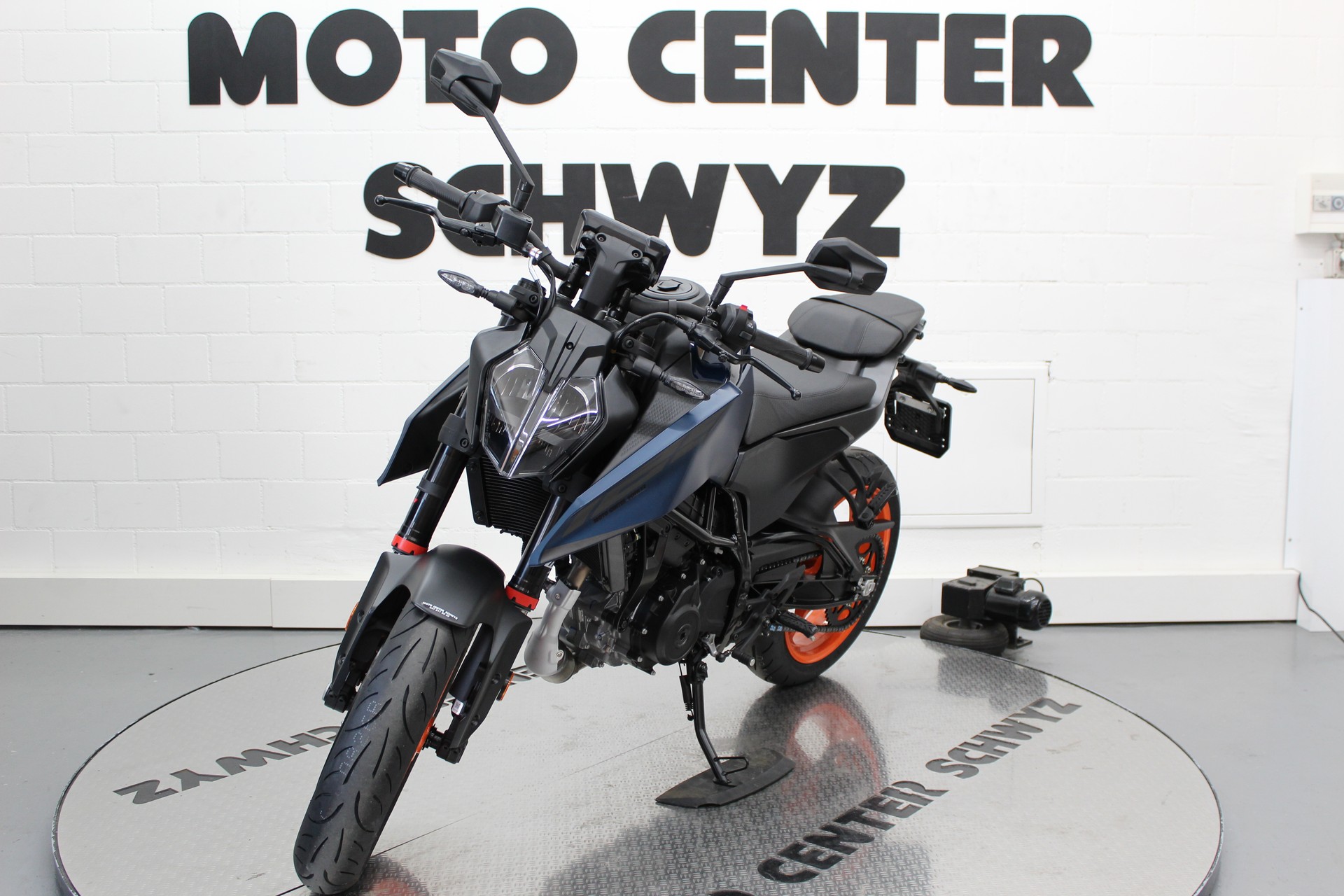 KTM 125 Duke-image-3