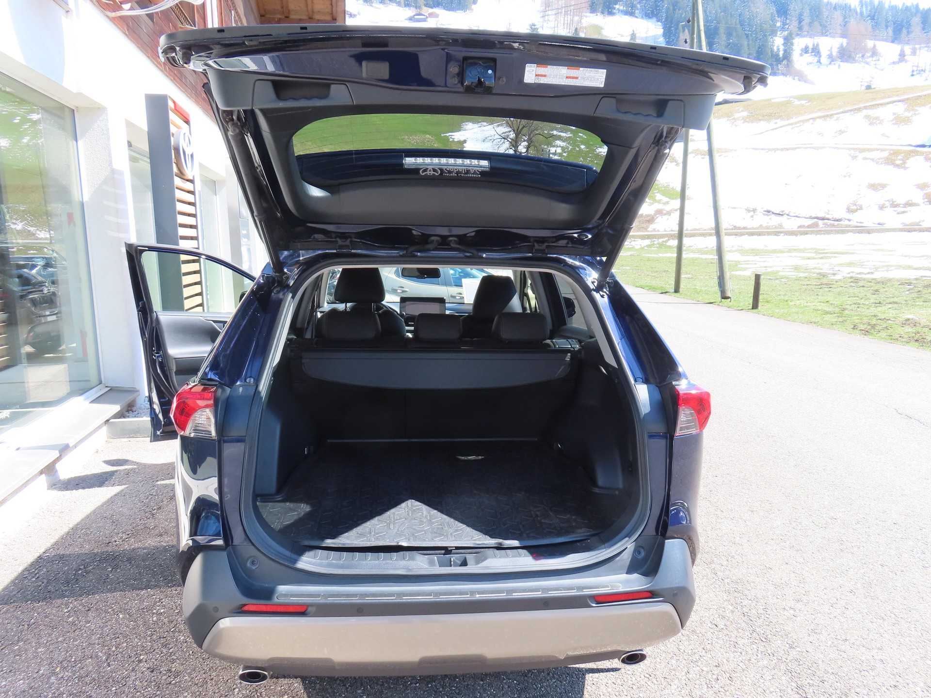TOYOTA RAV4 2.5 HEV Trend-image-7