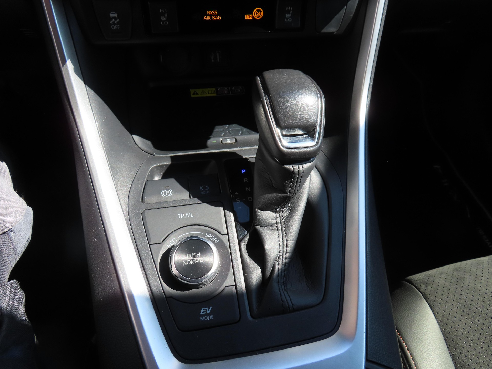 TOYOTA RAV4 2.5 HEV Trend-image-8