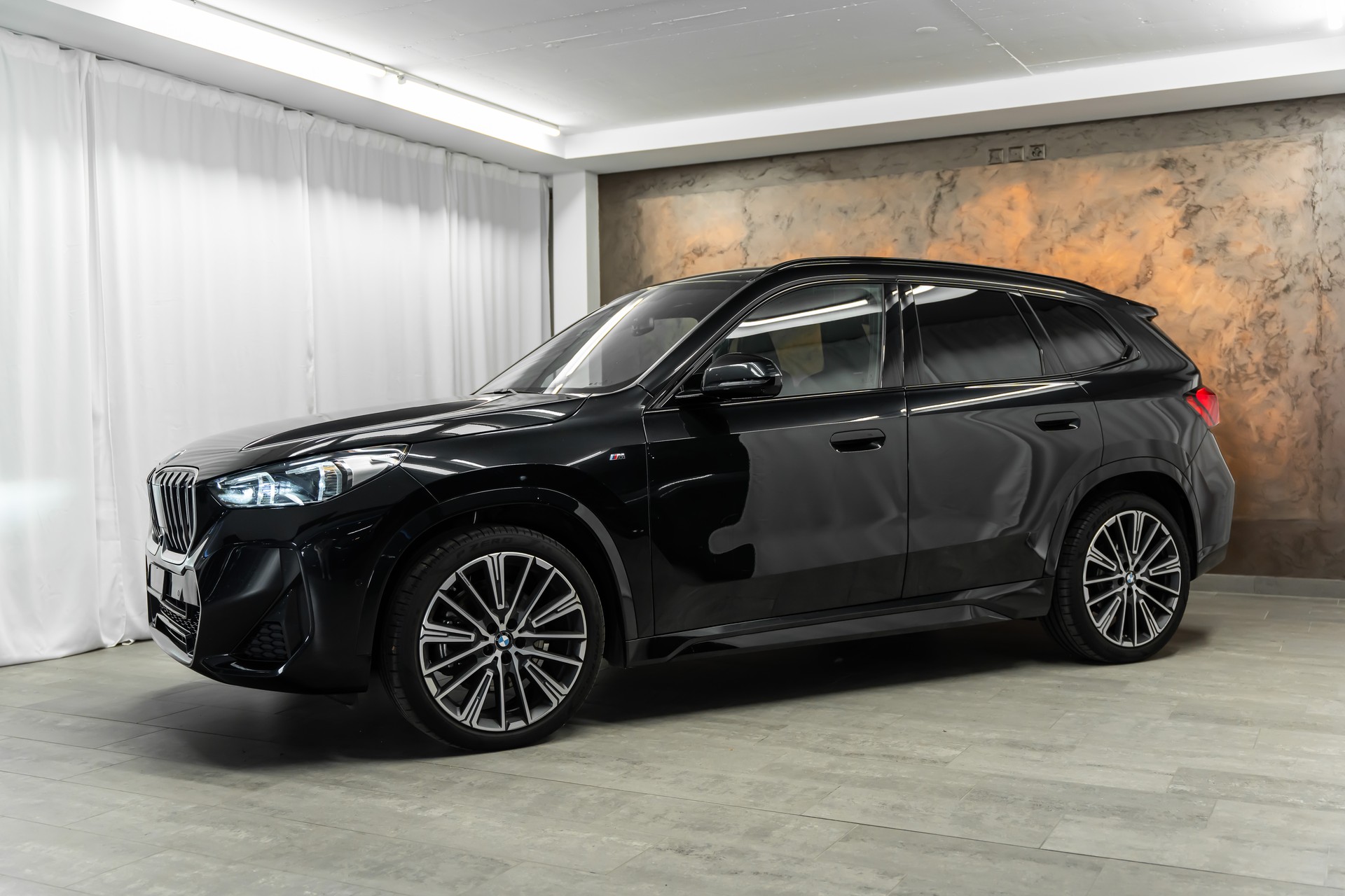 BMW X1 xDrive 23d 48V M Sport *Facelift*Panorama*Head-Up*AHK*-image-4