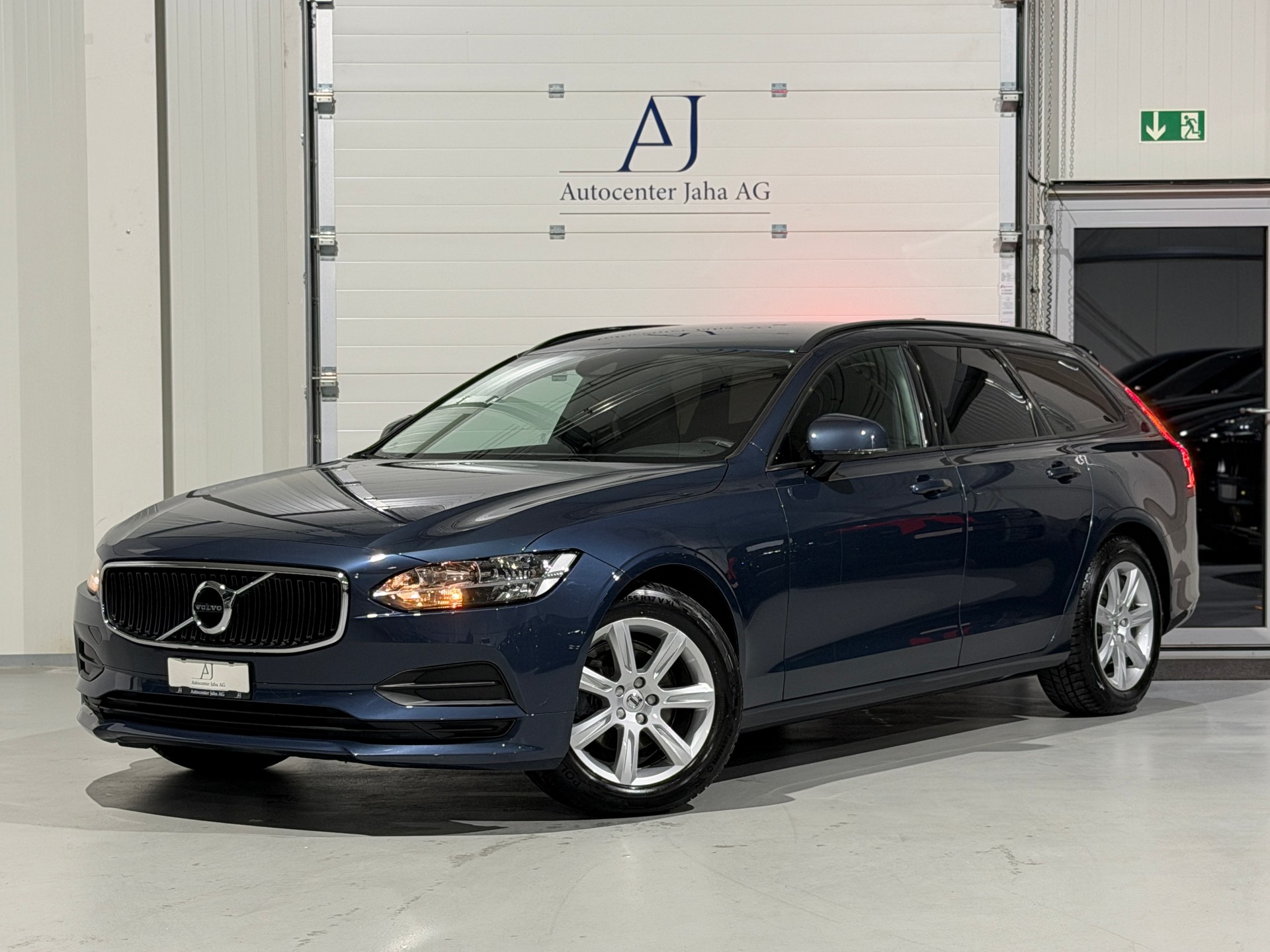VOLVO V90 D4 Momentum Geartronic (CH)