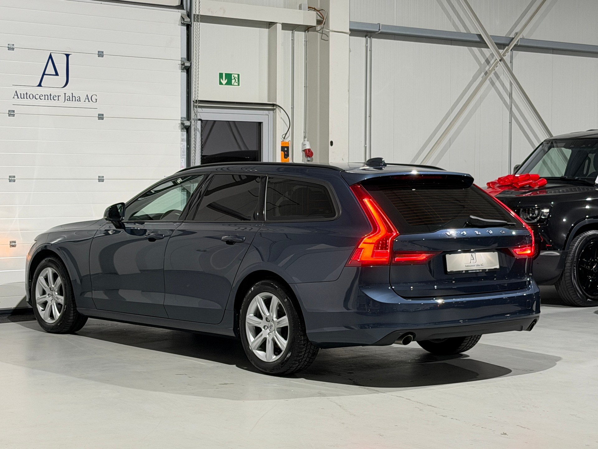 VOLVO V90 D4 Momentum Geartronic (CH)-image-17