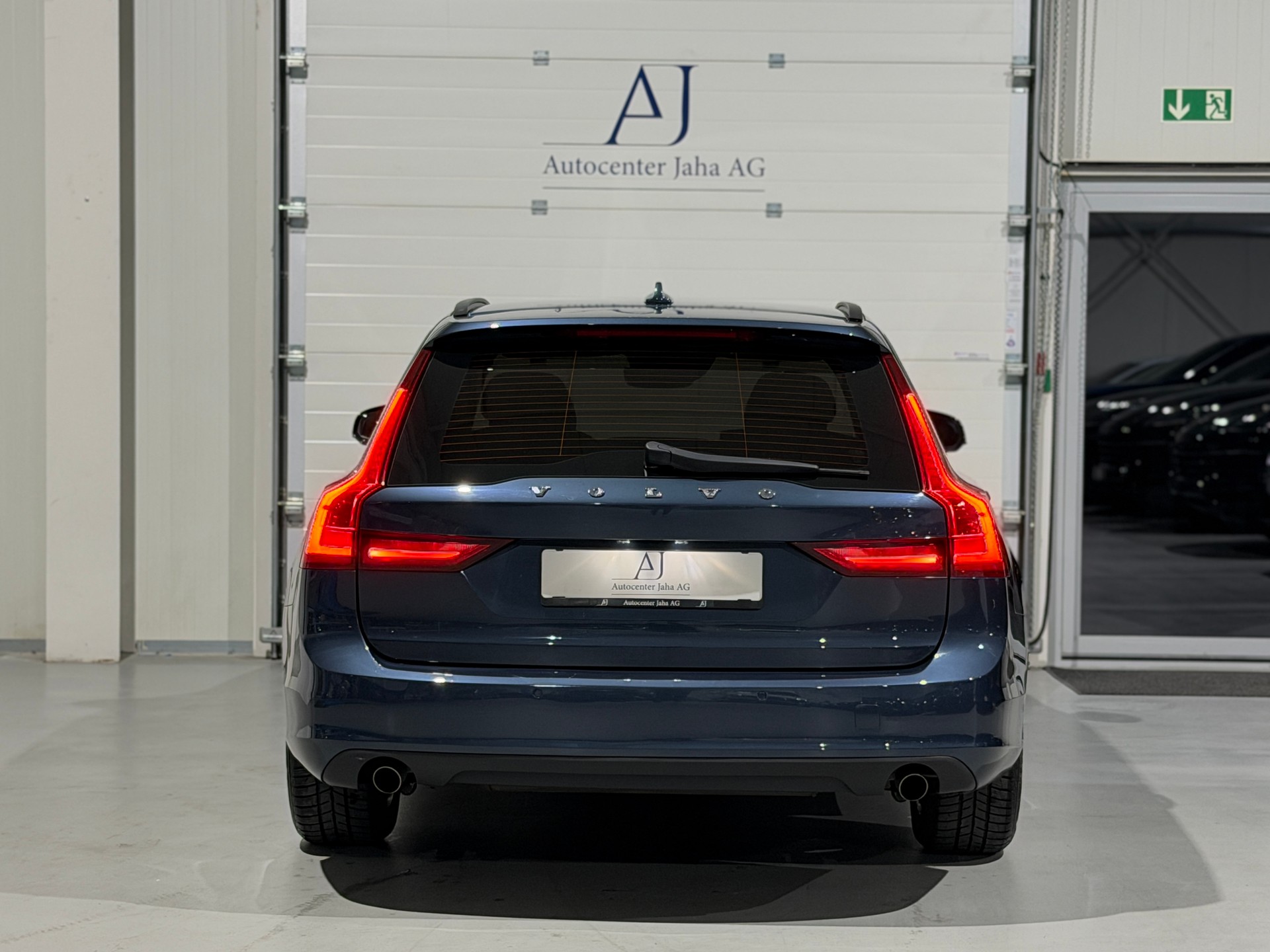VOLVO V90 D4 Momentum Geartronic (CH)-image-16