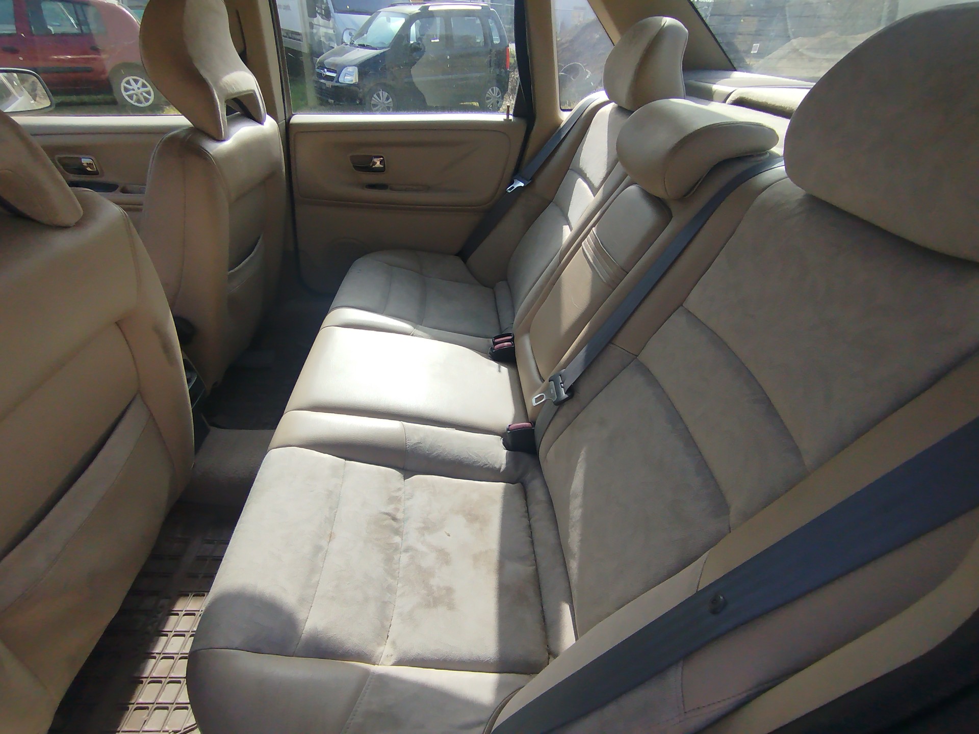 VOLVO S70 2.0 Celebration-image-9