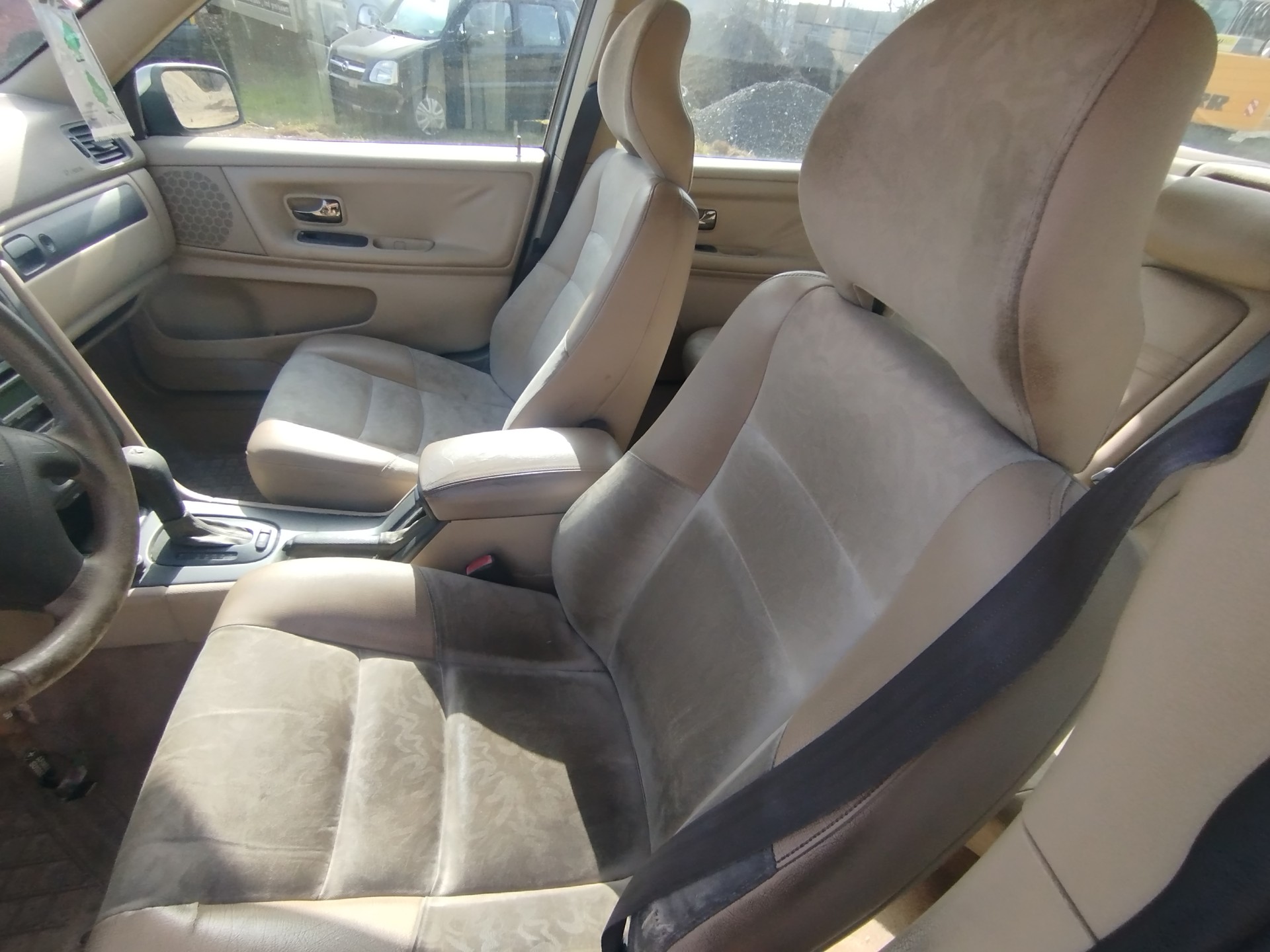 VOLVO S70 2.0 Celebration-image-8