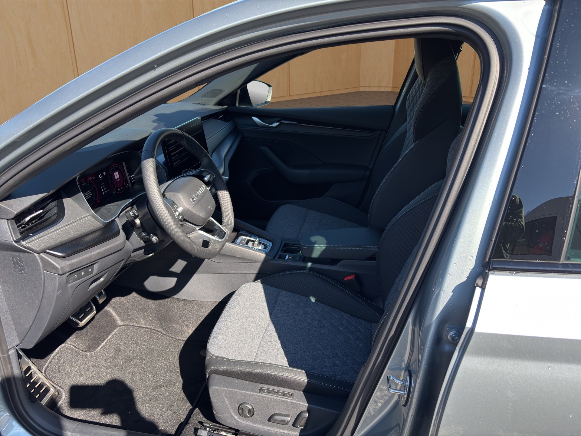 SKODA Octavia Combi 2.0 TSI DSG Dynamic 4x4-image-6