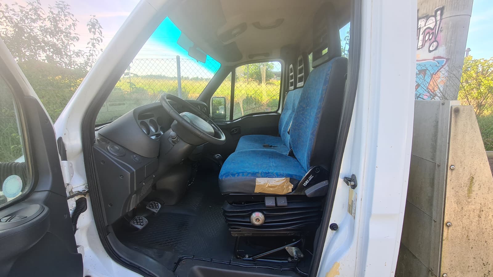 IVECO Daily City 35 C 13 A2CA14B1L1 ** 3-Plätzer ** Autotransporter mit Anhänger ** Komplet Aluminiumbrücke **Elektrische Seilwinde **-image-11