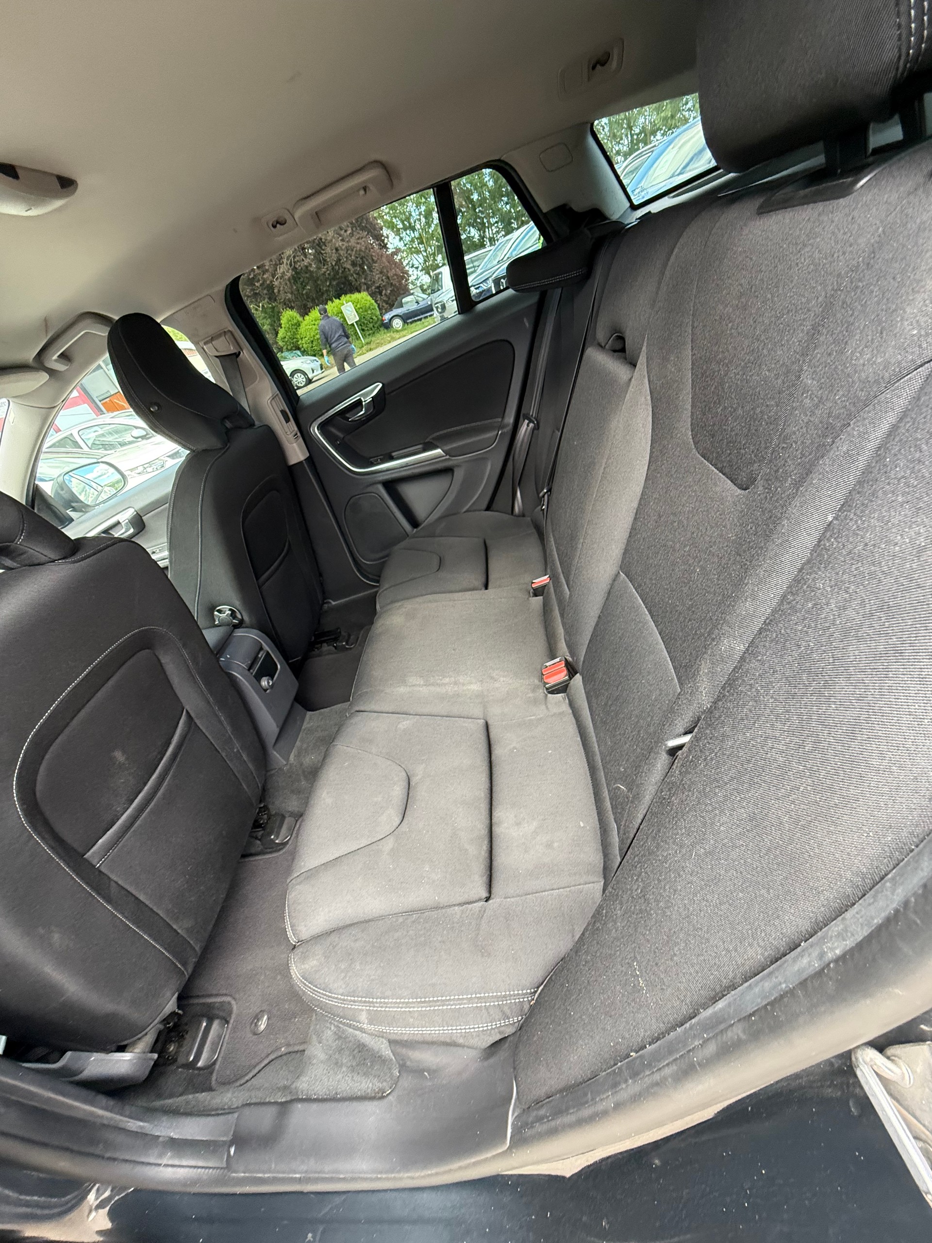 VOLVO V60 D4 AWD Family Edition Geartronic-image-9