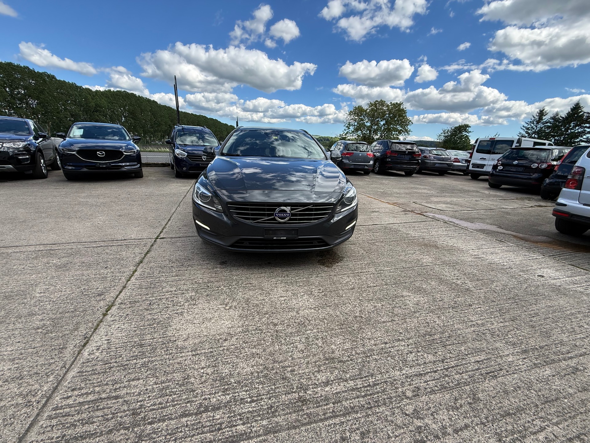 VOLVO V60 D4 AWD Family Edition Geartronic-showroom-element-1