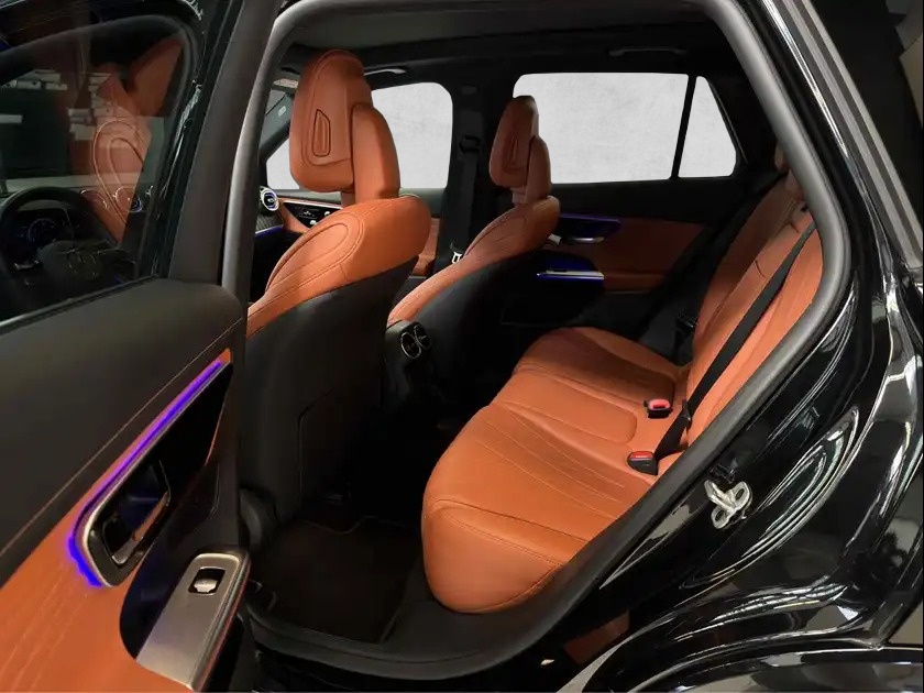 MERCEDES-BENZ GLC 300 d 4Matic 9G-Tronic-image-13