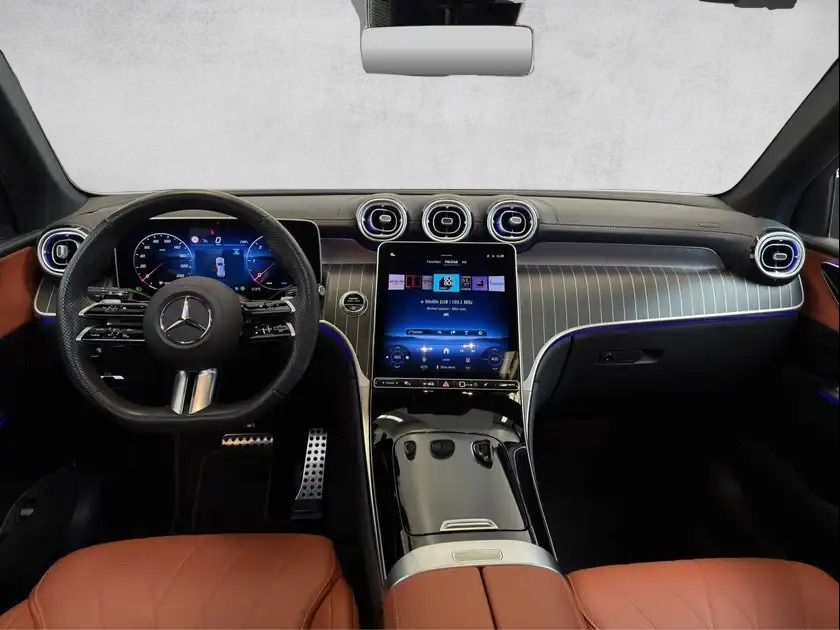 MERCEDES-BENZ GLC 300 d 4Matic 9G-Tronic-showroom-element-2