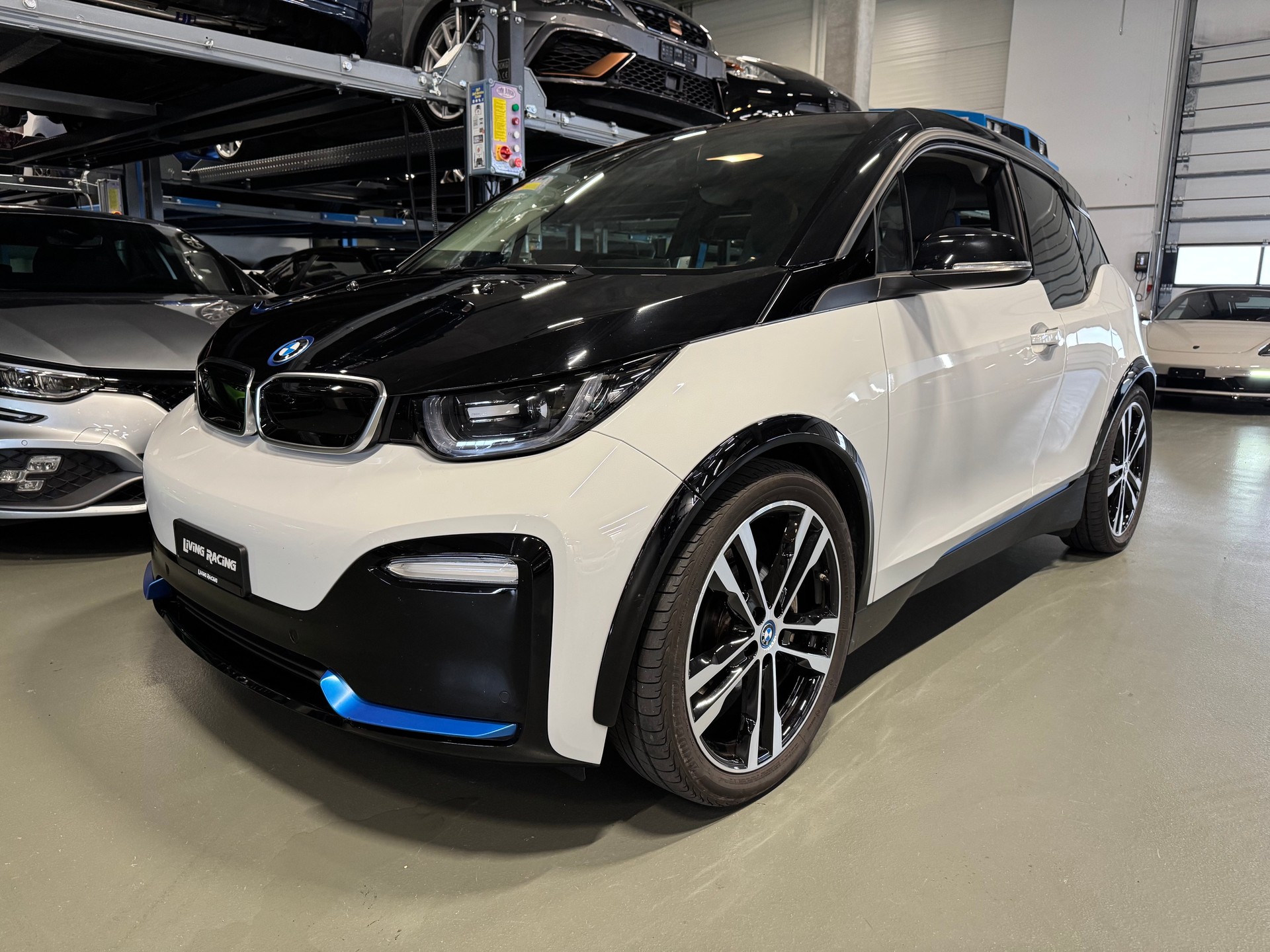 BMW i3s (94Ah) Range Extender-image-1