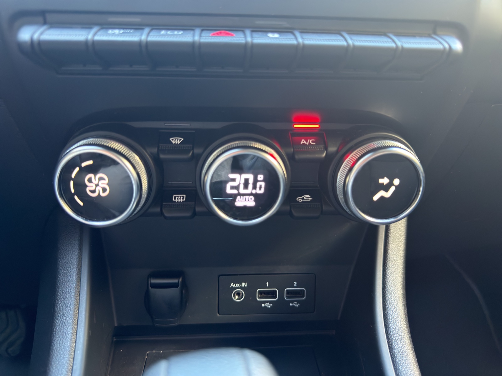 RENAULT Captur 1.3 TCe EDC Intens EDC-image-23