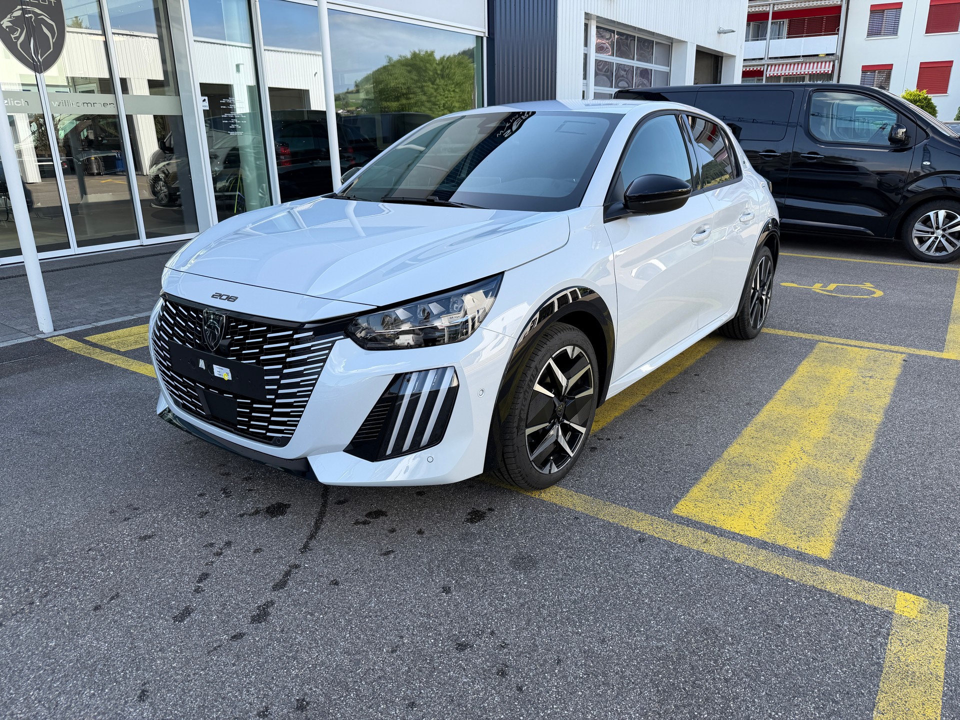 PEUGEOT 208 1.2 MHEV 145 GT-image-7