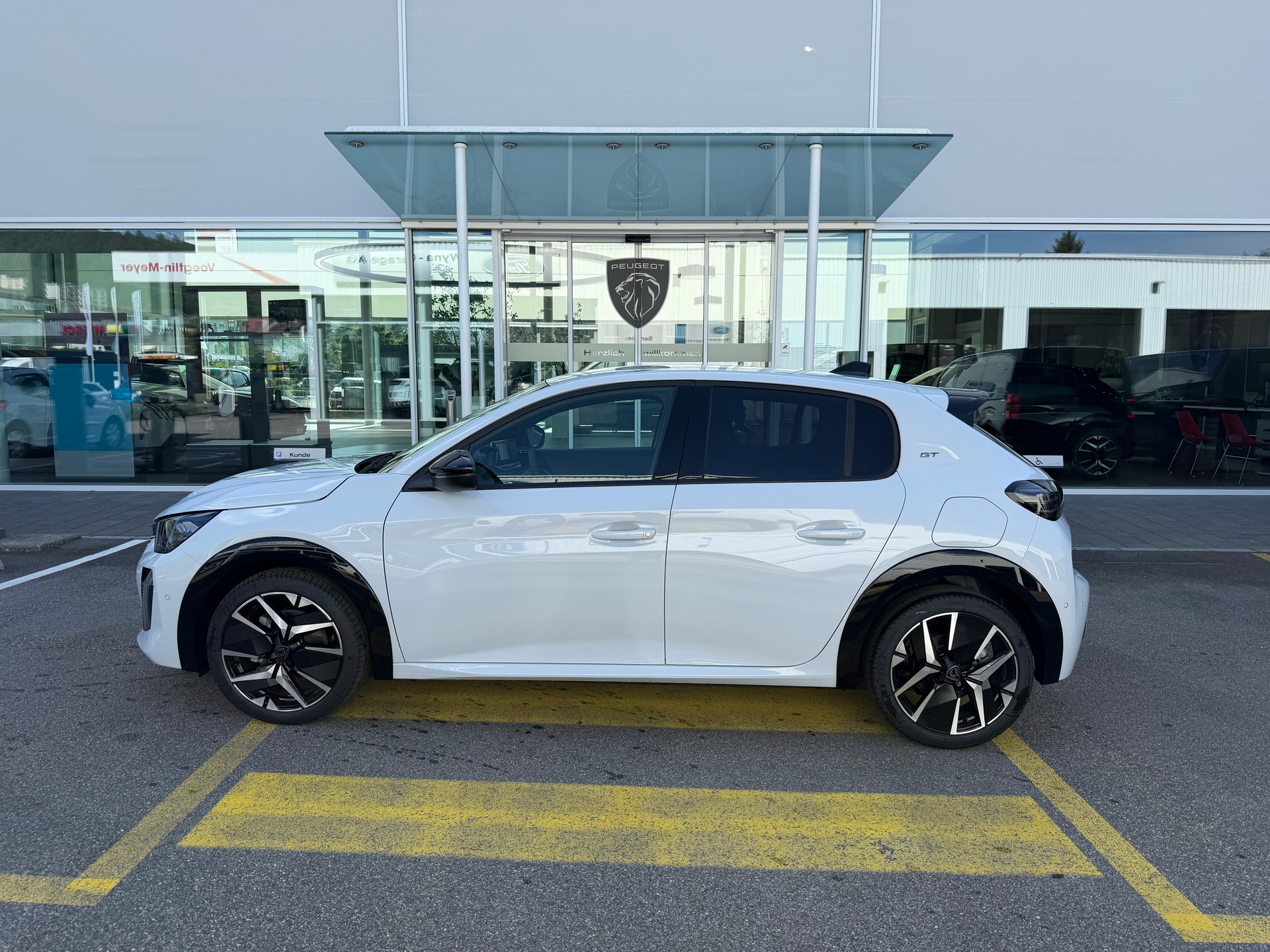 PEUGEOT 208 1.2 MHEV 145 GT