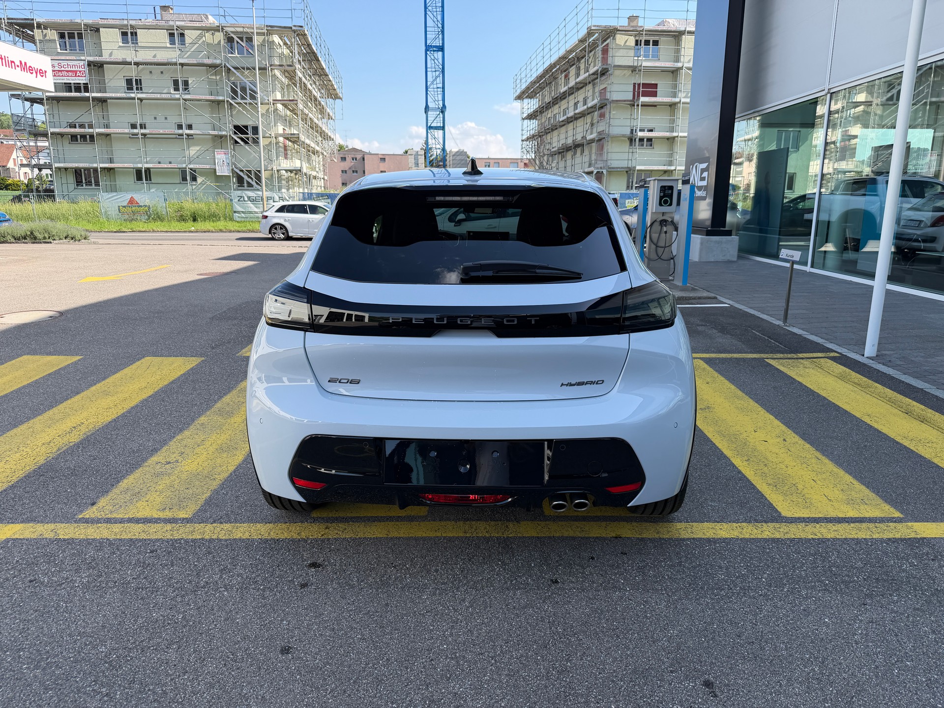 PEUGEOT 208 1.2 MHEV 145 GT-image-2