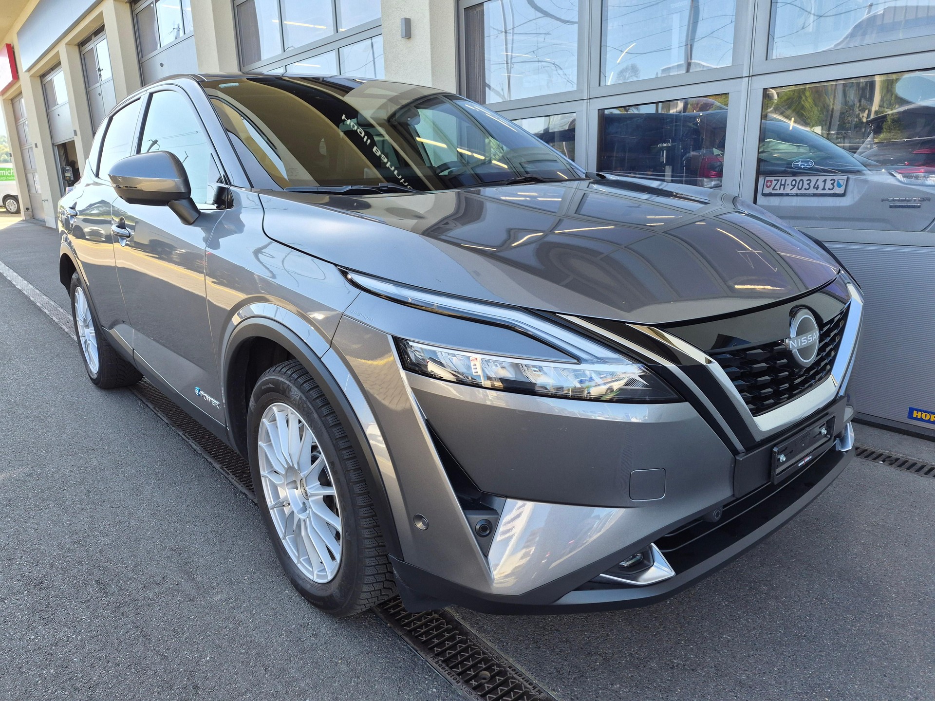 NISSAN Qashqai 1.5 VC-T Tekna-image-3