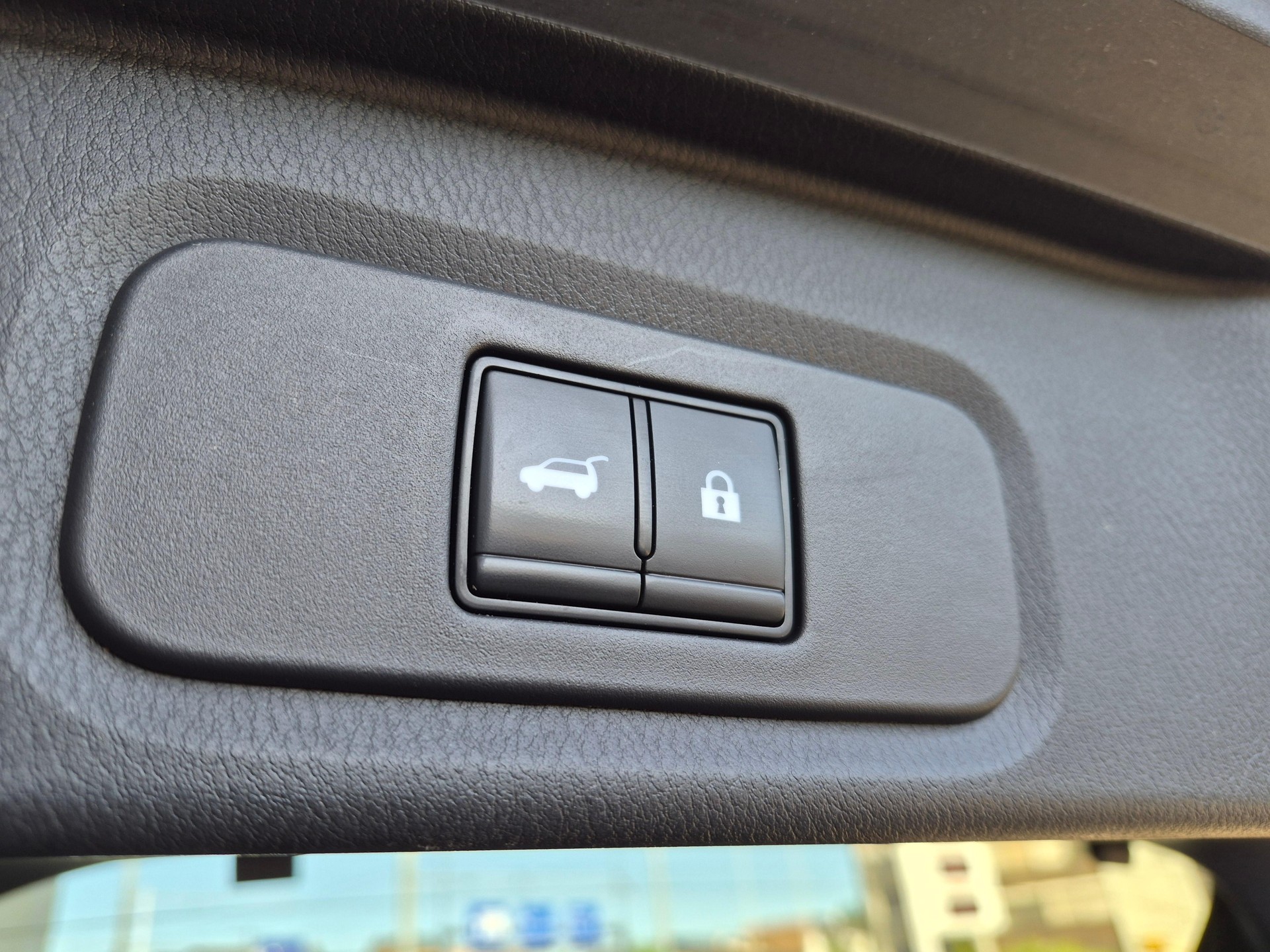 NISSAN Qashqai 1.5 VC-T Tekna-image-12