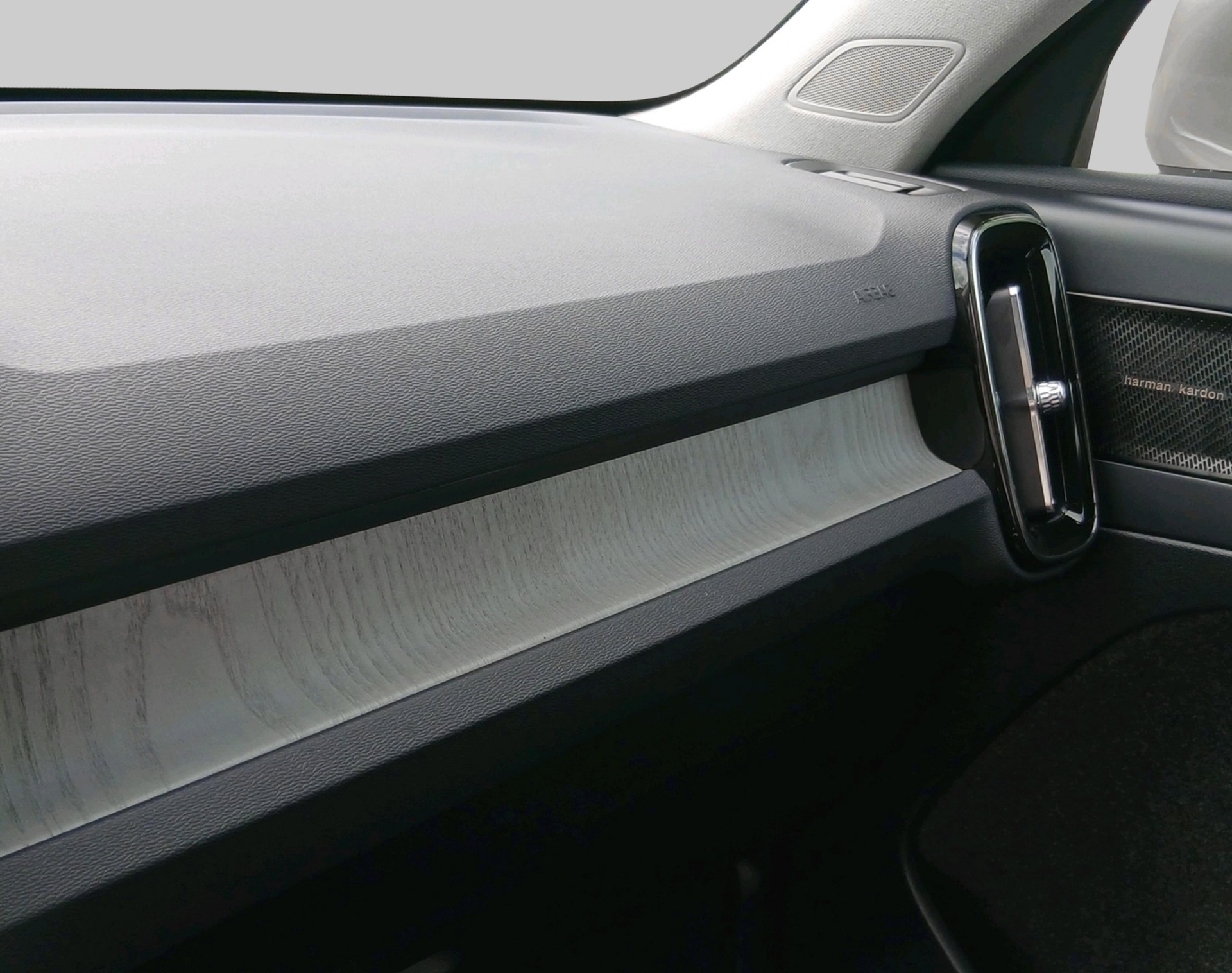 VOLVO XC40 1.5 T4 PiH Inscription-image-17