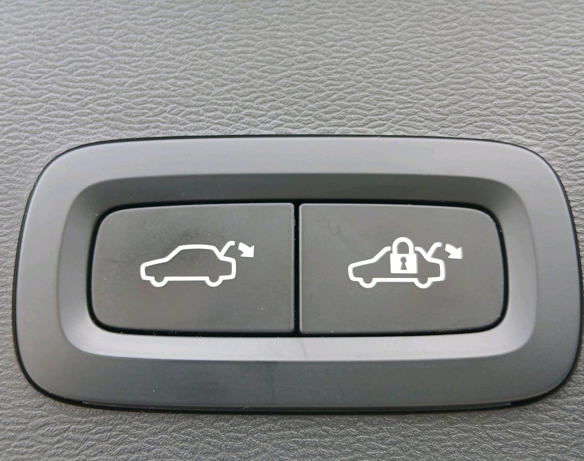 VOLVO XC40 1.5 T4 PiH Inscription-image-19