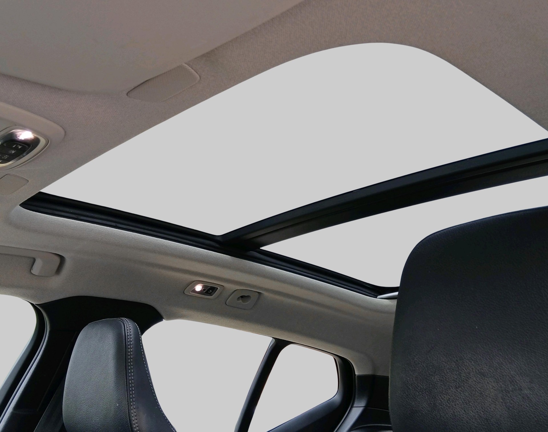VOLVO XC40 1.5 T4 PiH Inscription-image-16