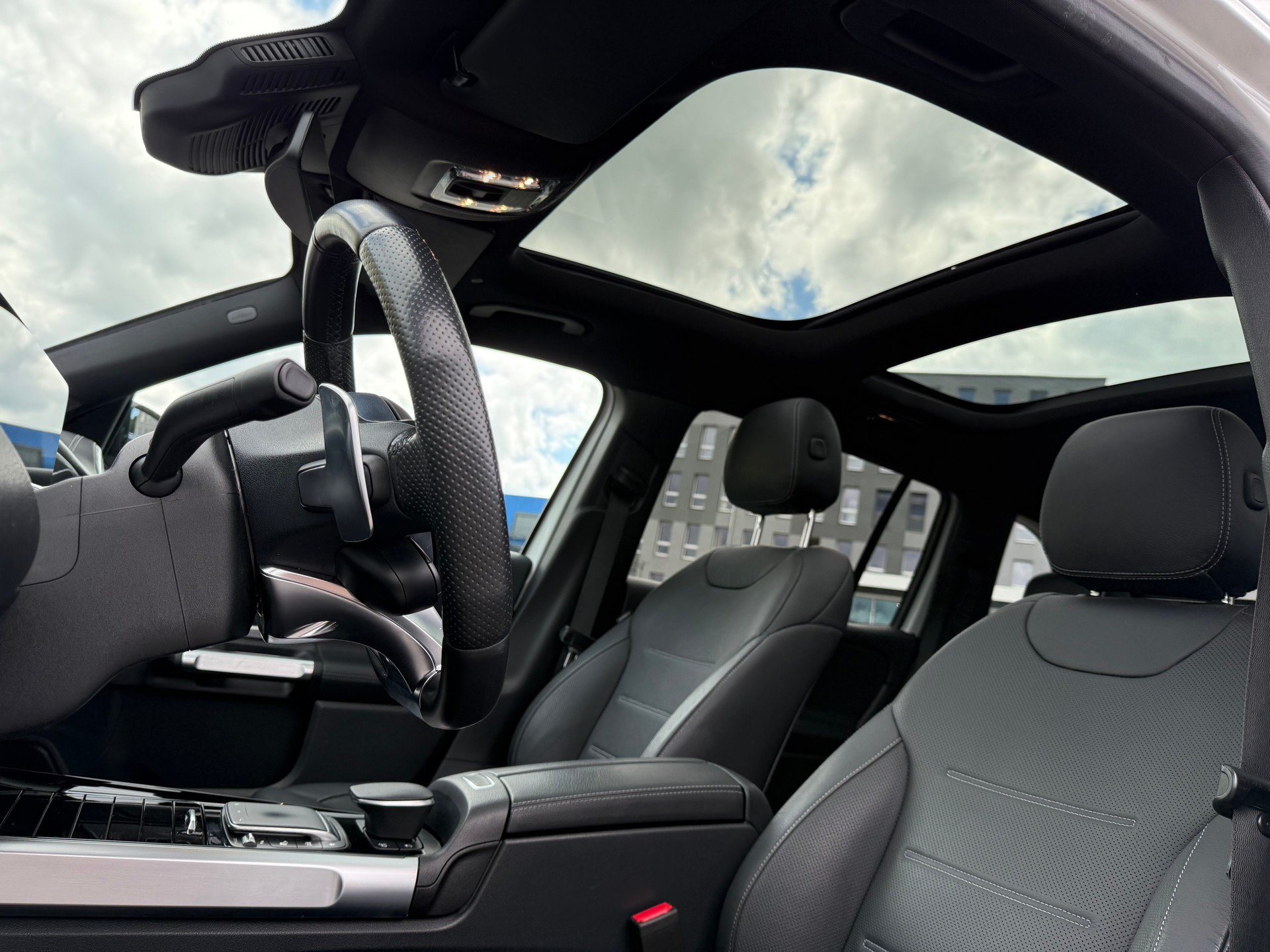MERCEDES-BENZ GLB 35 AMG 4Matic 8G-Tronic-image-12