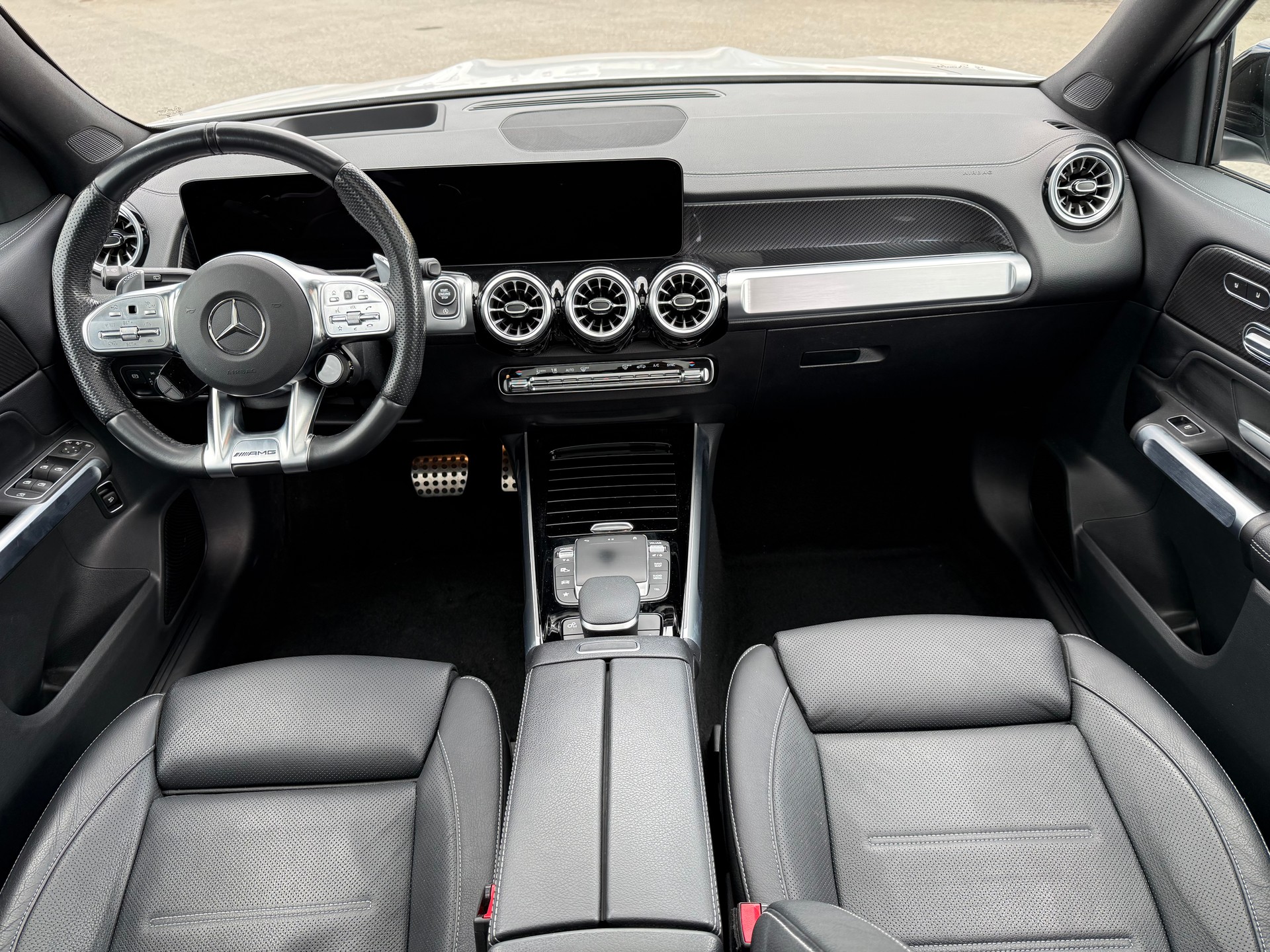 MERCEDES-BENZ GLB 35 AMG 4Matic 8G-Tronic-image-11