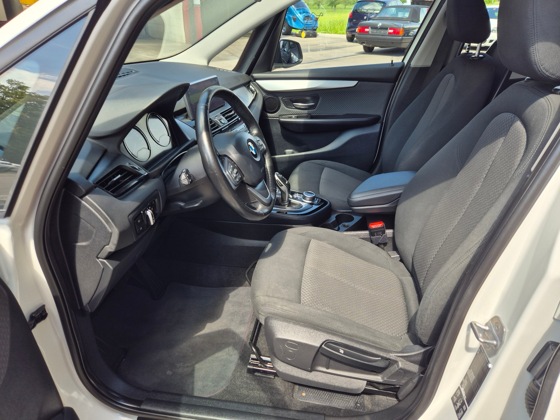 BMW 218d xDrive Gran Tourer Steptronic-image-5