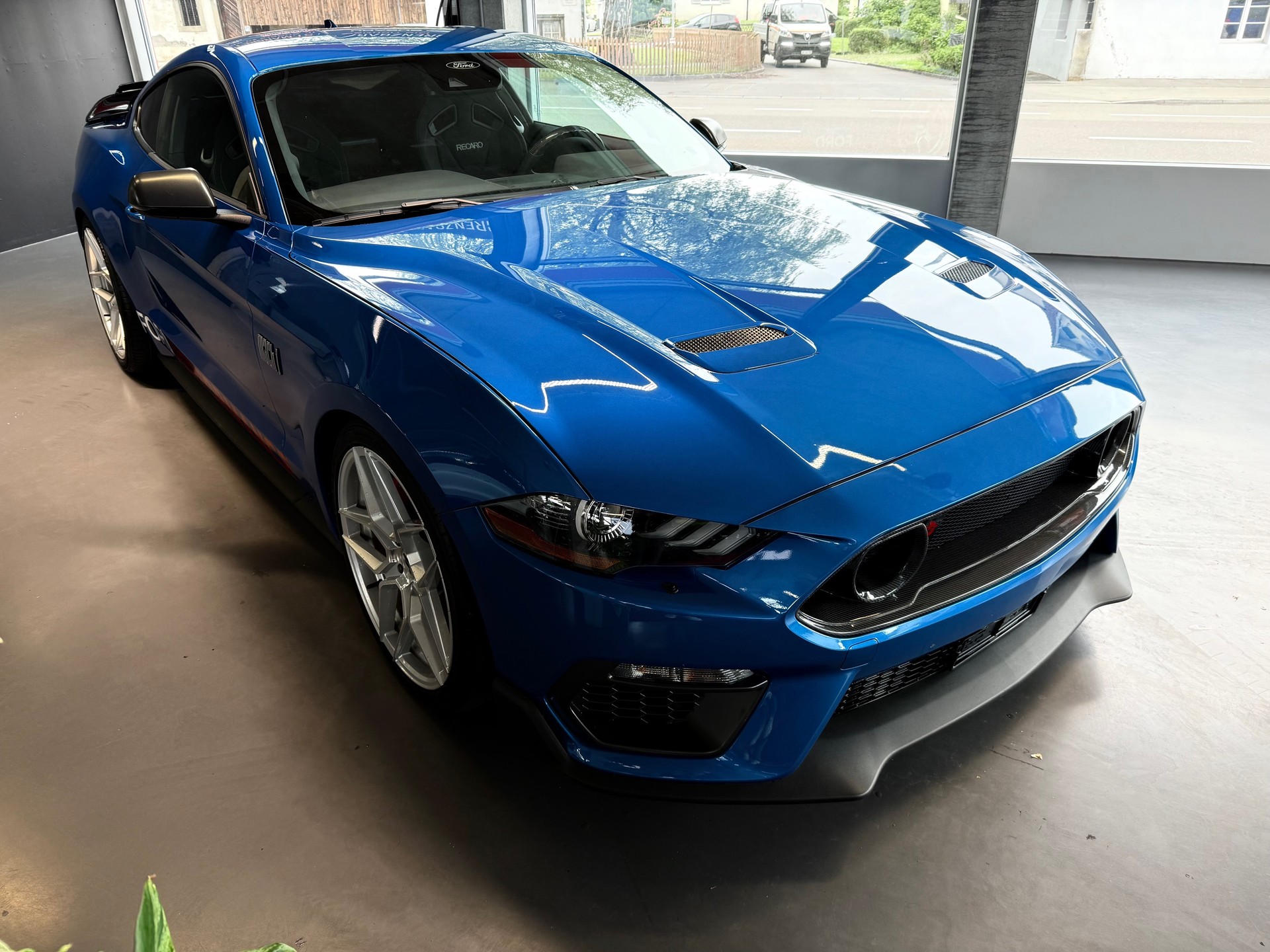 FORD Mustang Fastback 5.0 V8 Mach 1-showroom-element-1