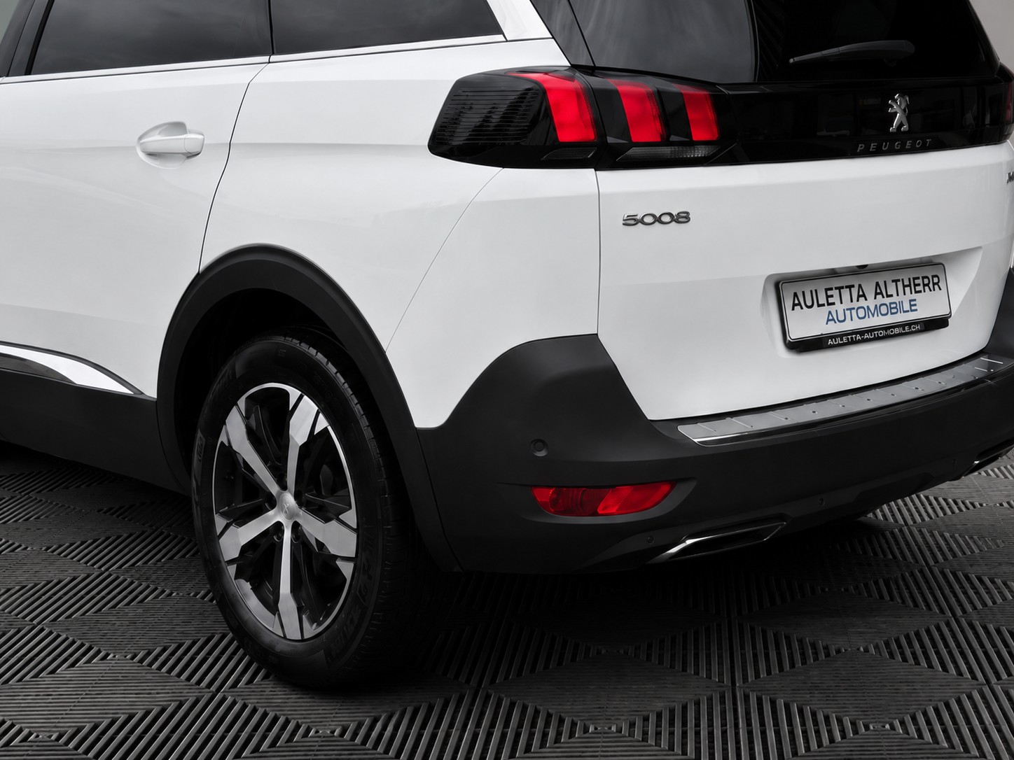 PEUGEOT 5008 1.5 BlueHDi GT Line EAT 7 Plätzer mit Isofix-image-9