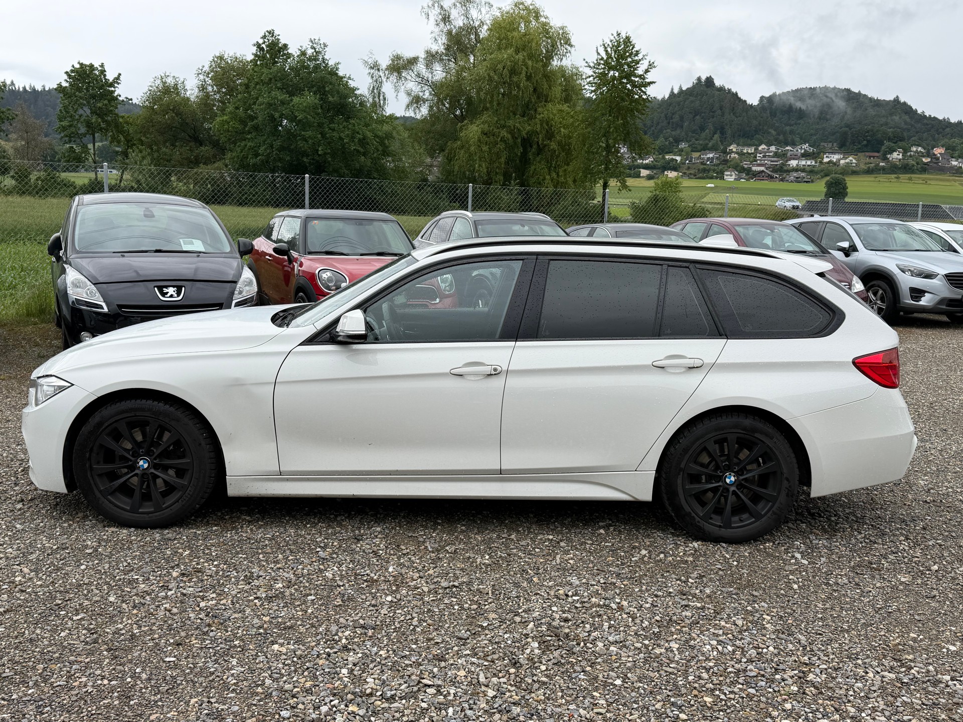 BMW 330d xDrive Touring Luxury Line Steptronic-image-9