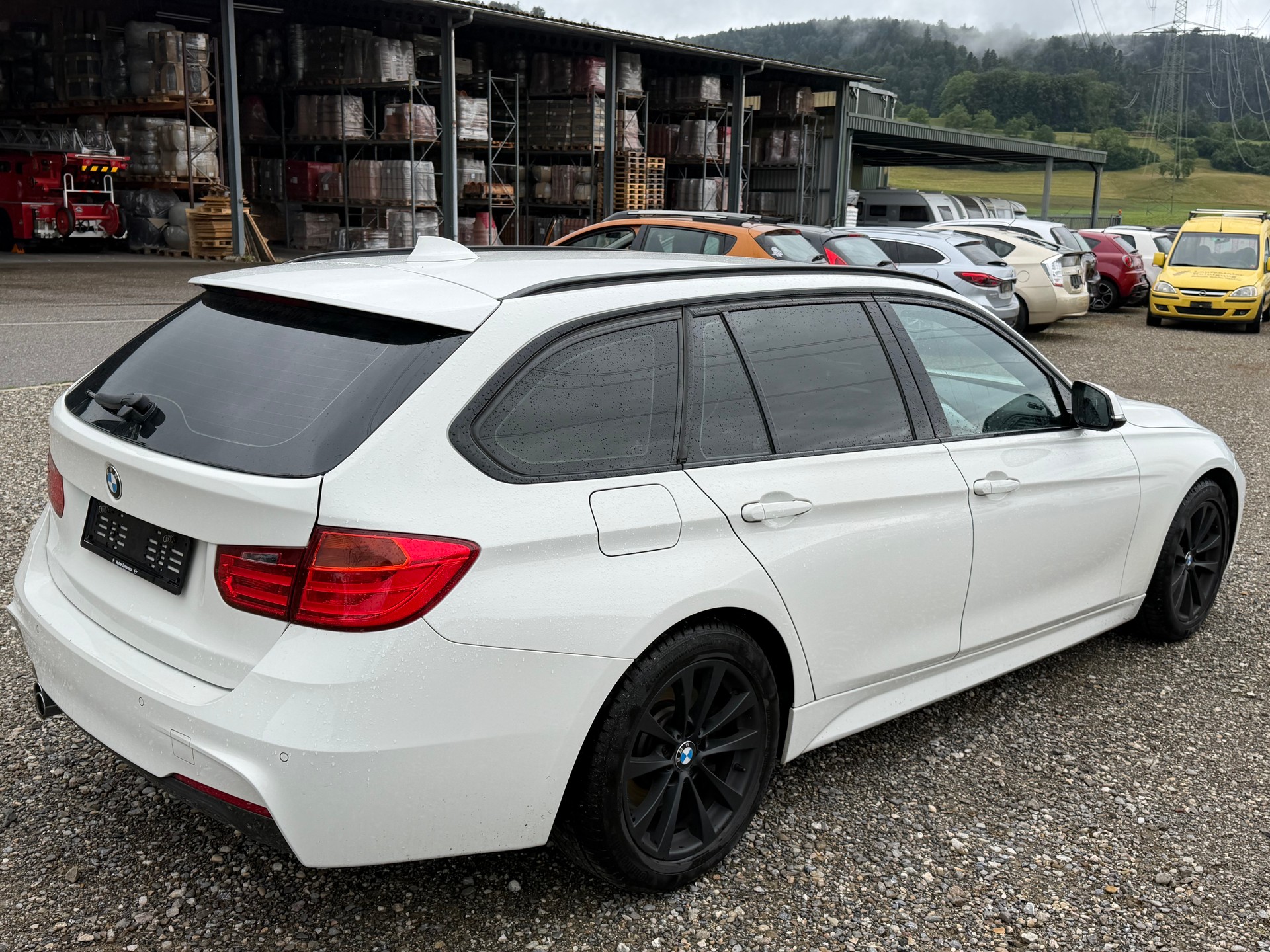 BMW 330d xDrive Touring Luxury Line Steptronic-image-11