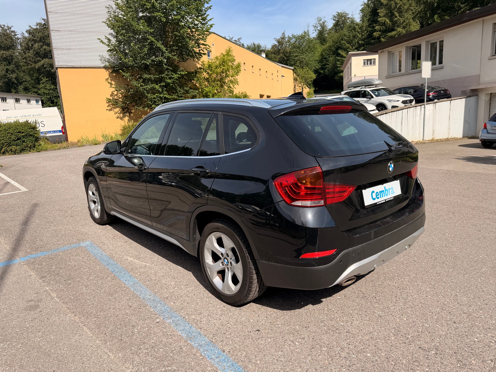 BMW X1 xDrive 18d xLine-showroom-element-3