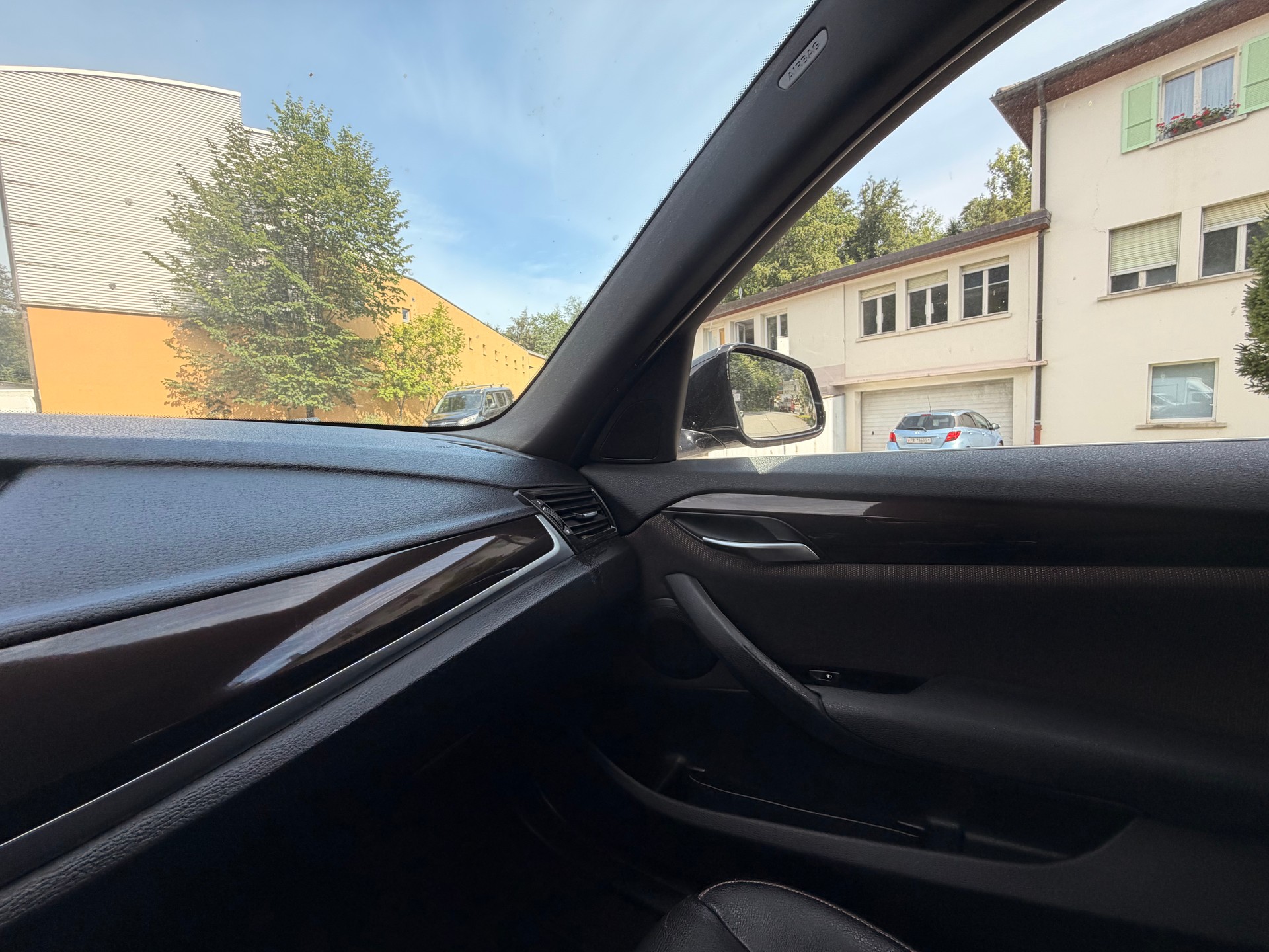 BMW X1 xDrive 18d xLine-image-23