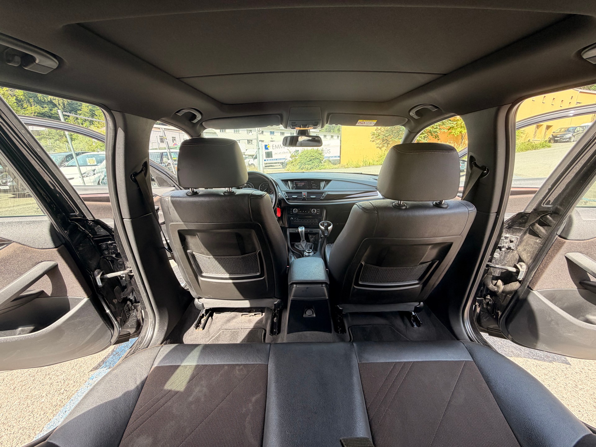 BMW X1 xDrive 18d xLine-image-21