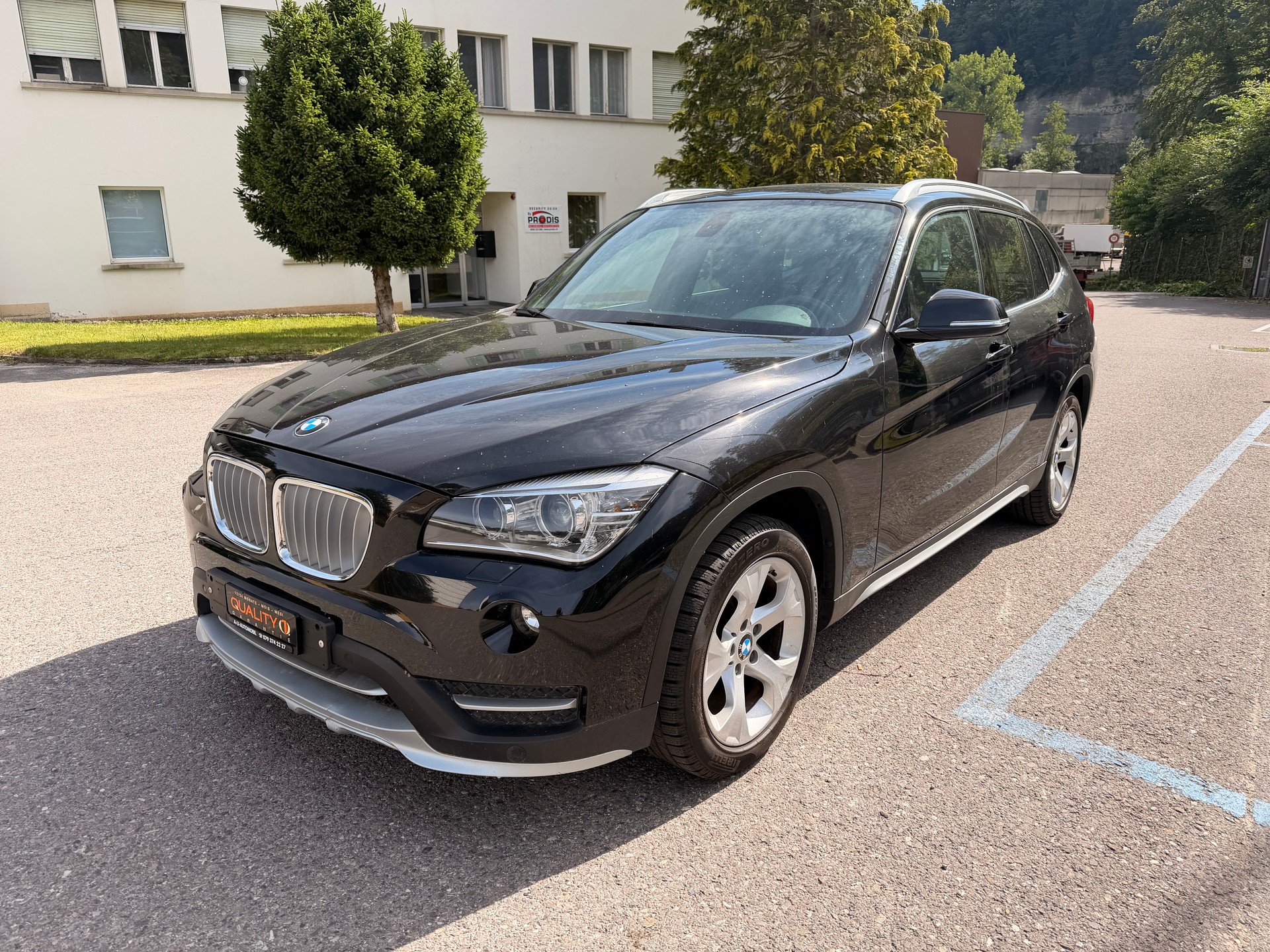 BMW X1 xDrive 18d xLine-showroom-element-1