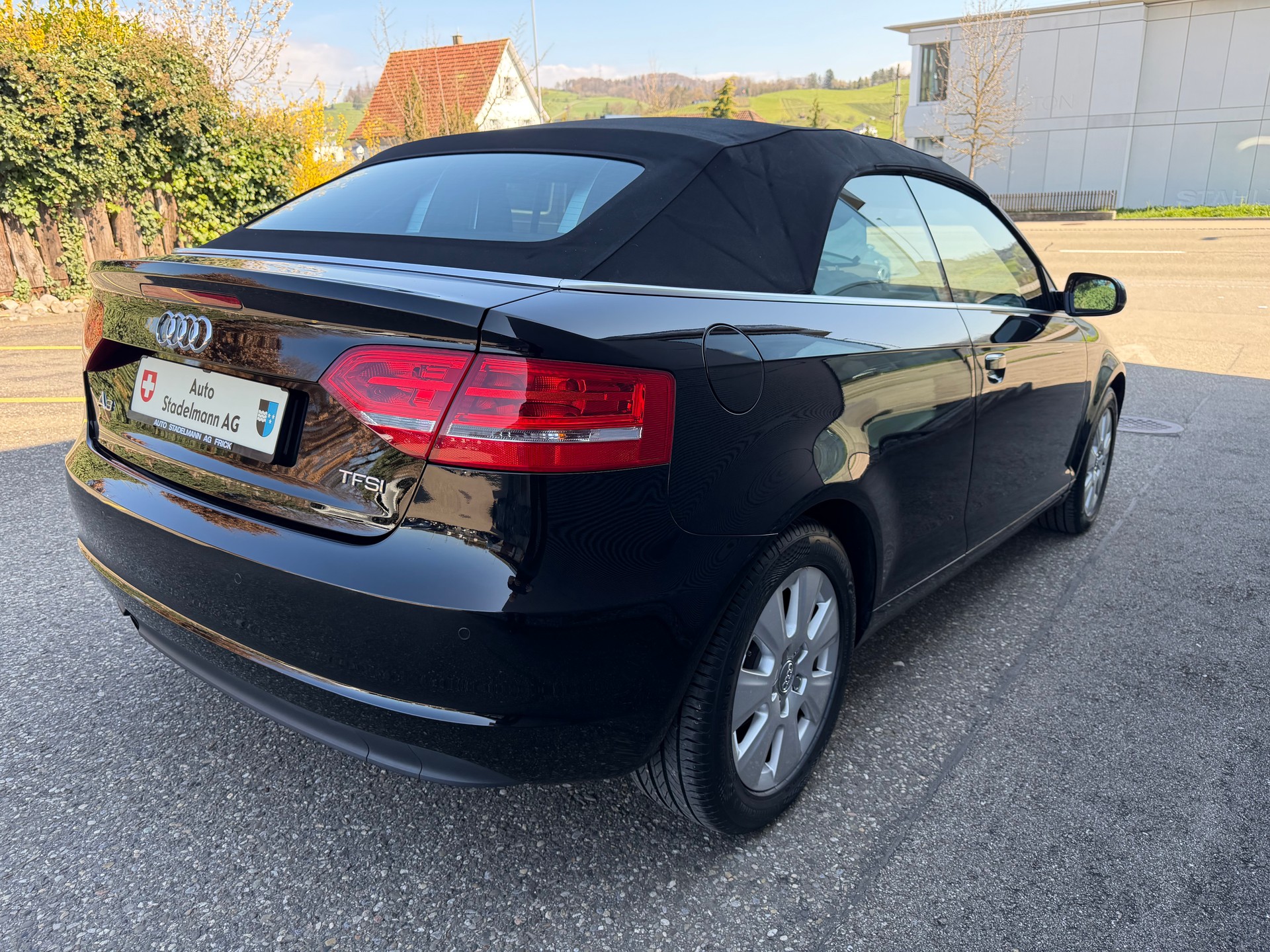 AUDI A3 Cabriolet 1.2 T FSI Attraction-showroom-element-2