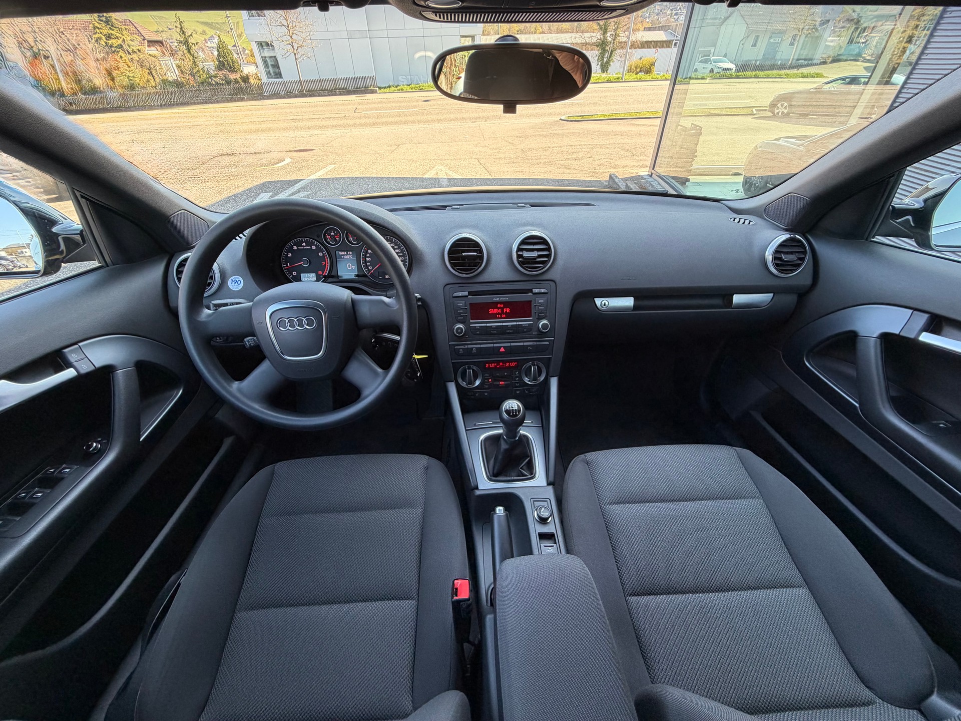 AUDI A3 Cabriolet 1.2 T FSI Attraction-image-13